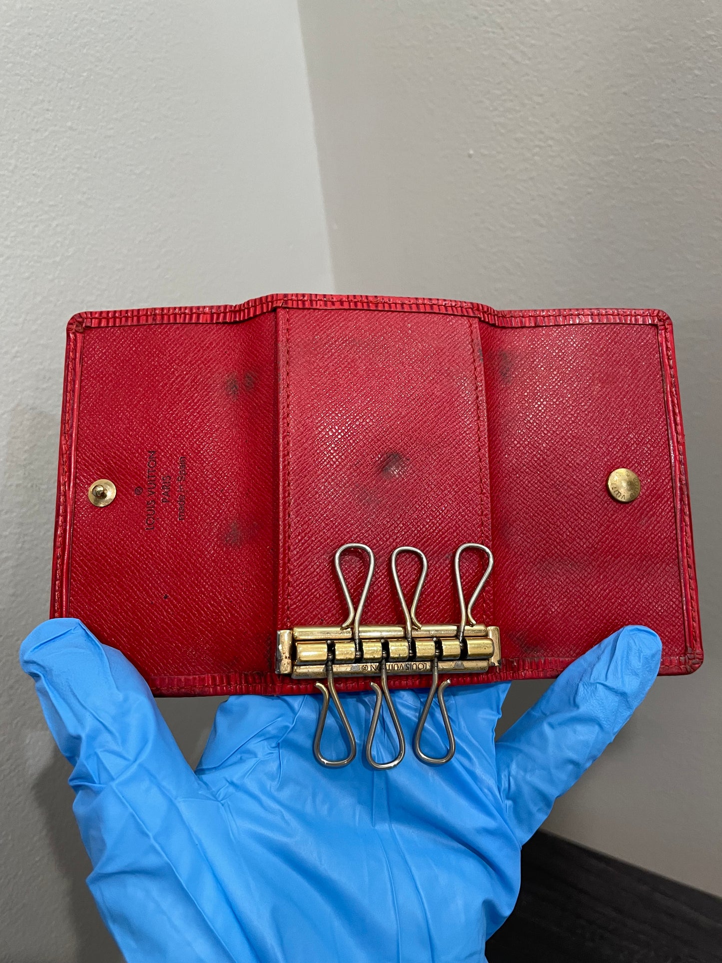 LOUIS VUITTON Red Epi Key Case (6 Rings)