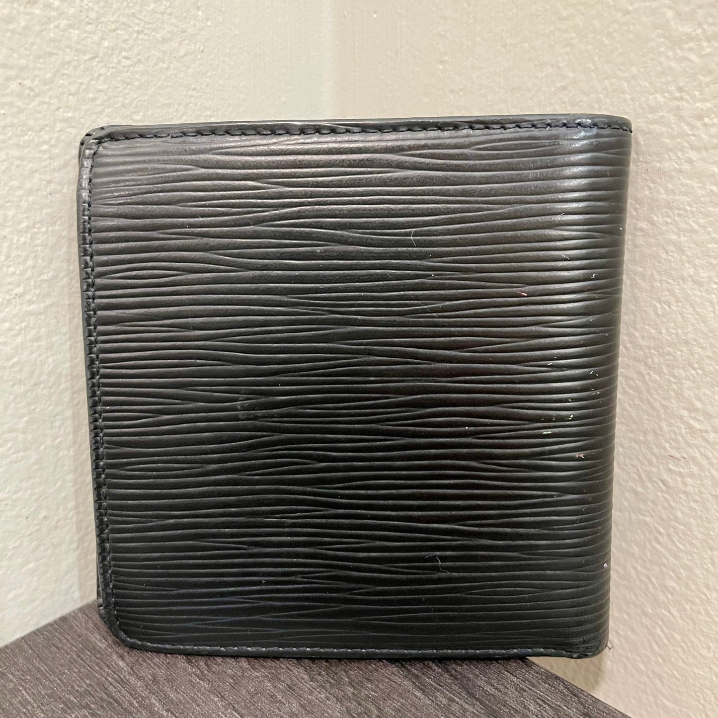 LOUIS VUITTON Black Epi Men's Wallet