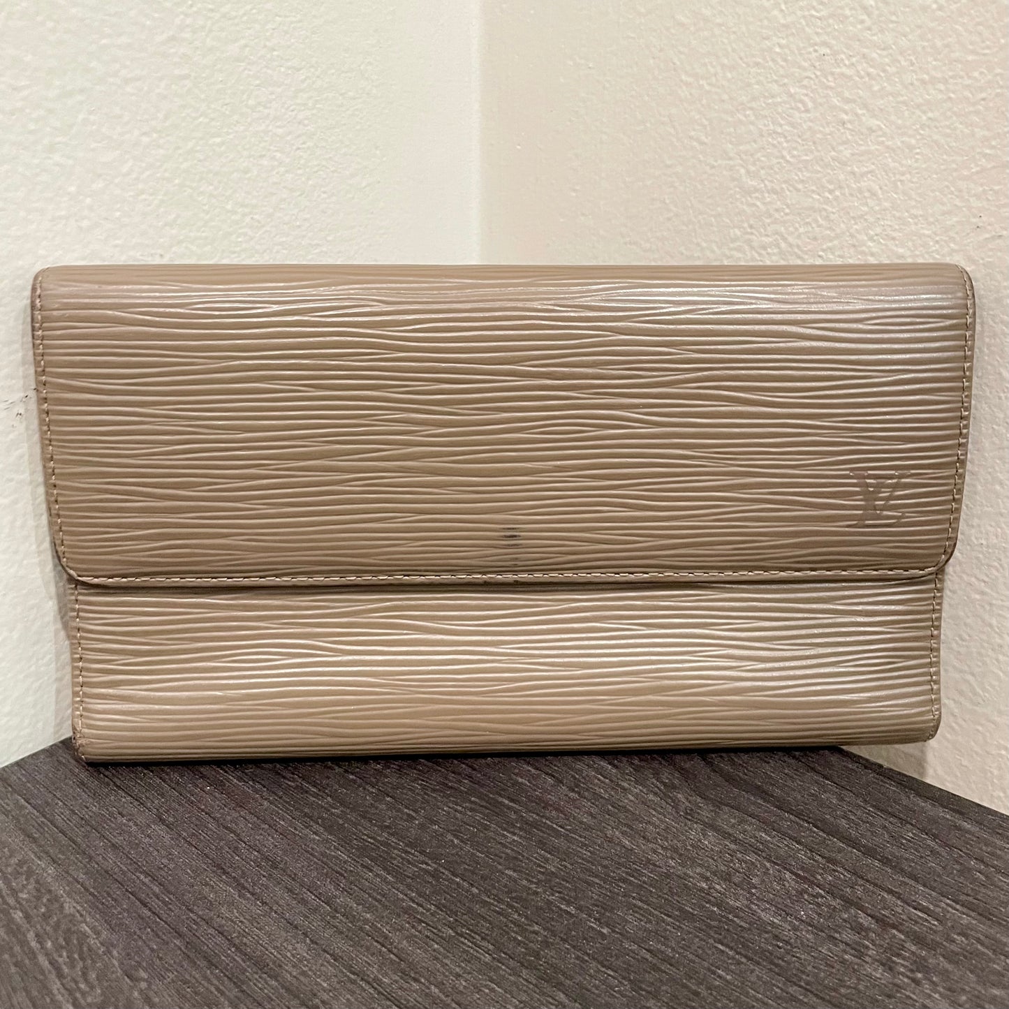 LOUIS VUITTON Gray Epi Leather Wallet