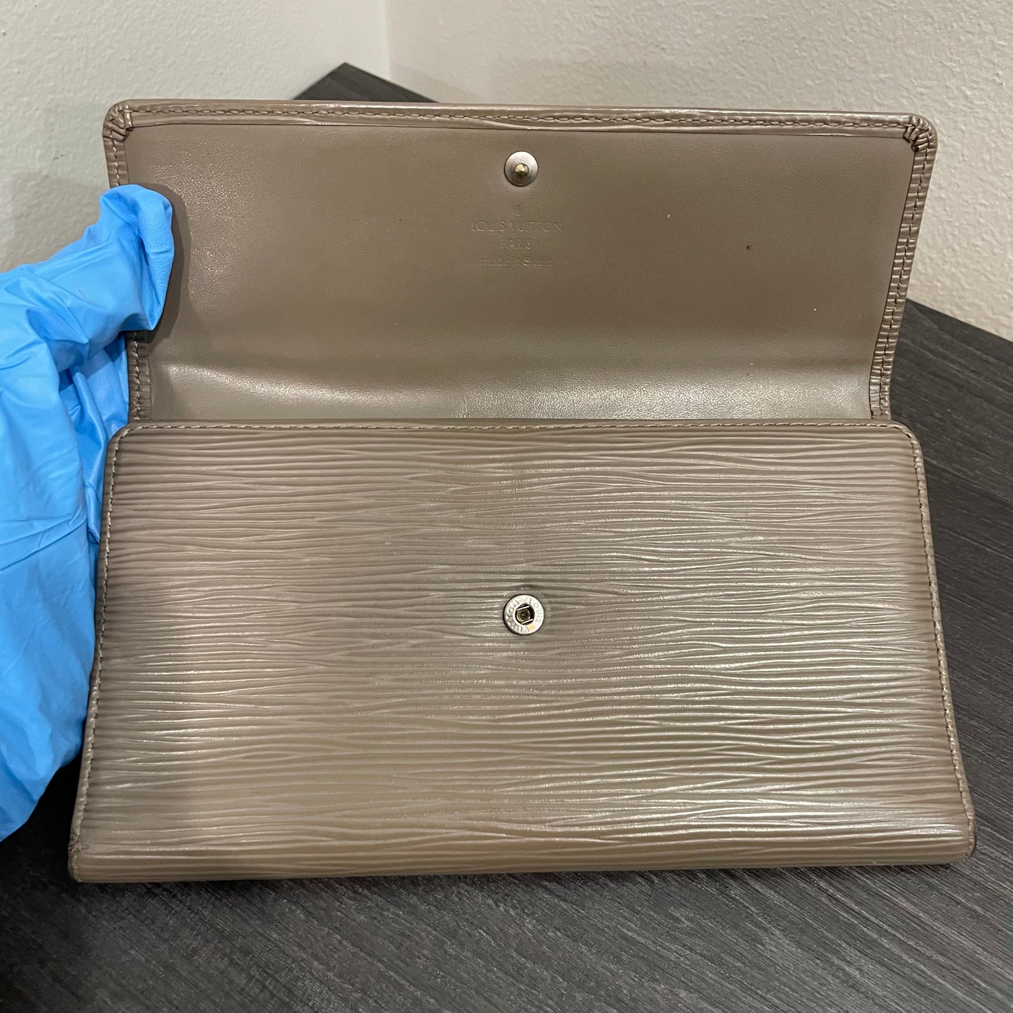 LOUIS VUITTON Gray Epi Leather Wallet