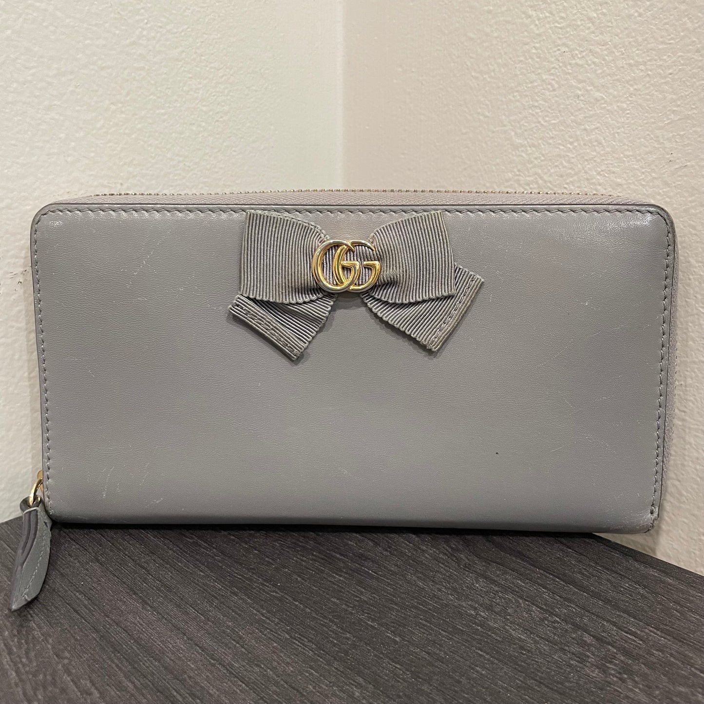 GUCCI Gray Leather Zippy Wallet