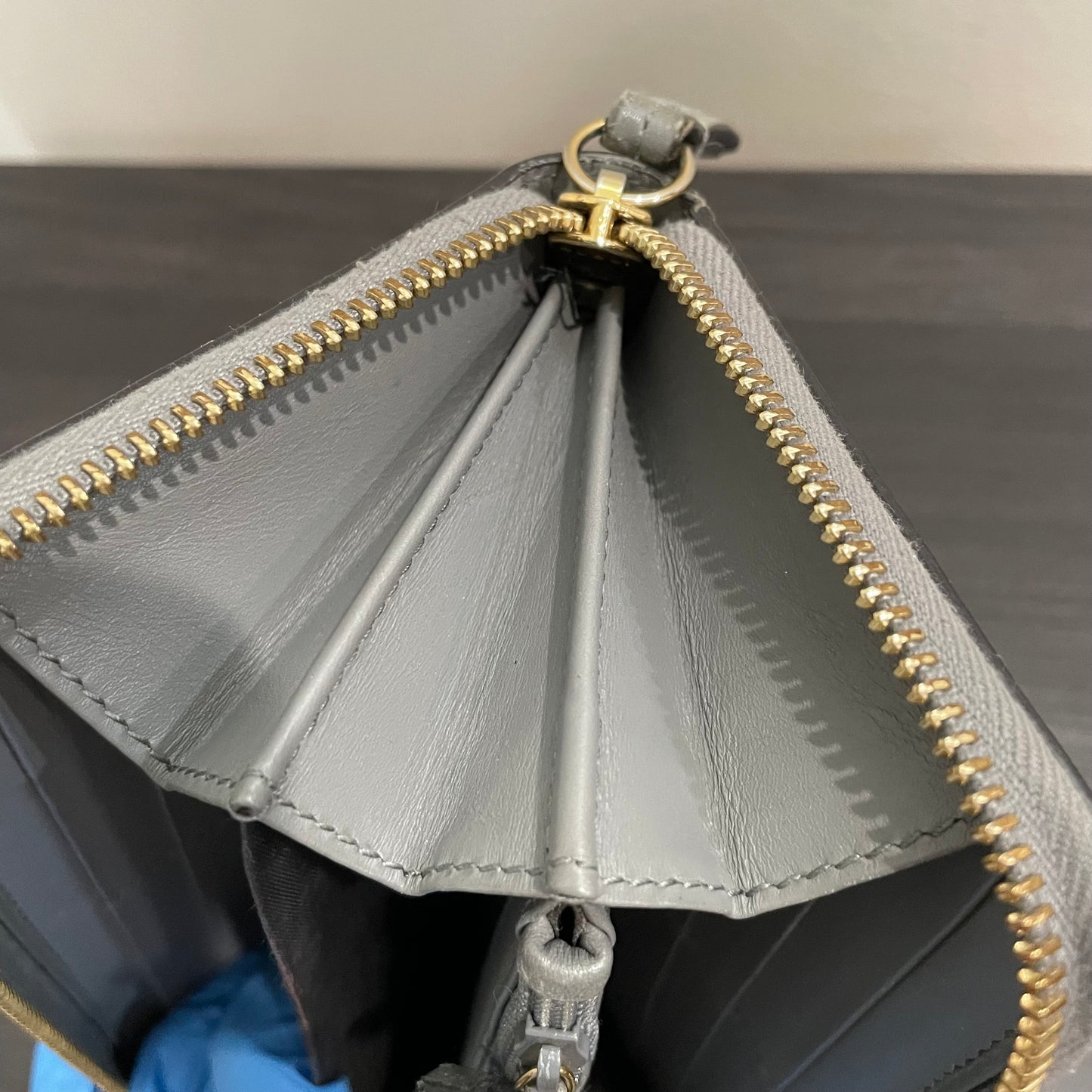 GUCCI Gray Leather Zippy Wallet