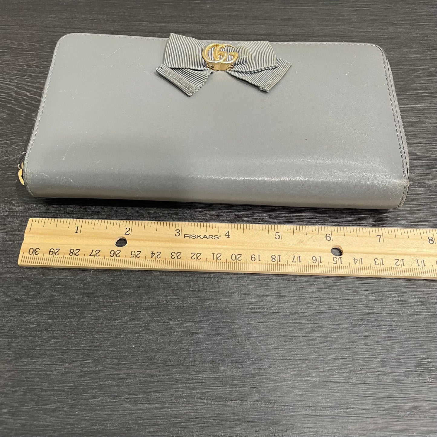 GUCCI Gray Leather Zippy Wallet