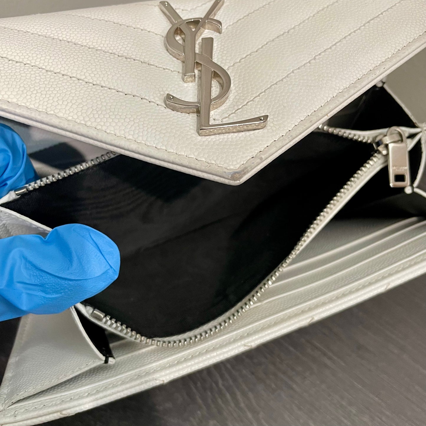 YVES SAINT LAURENT YSL Caviar Wallet on Chain