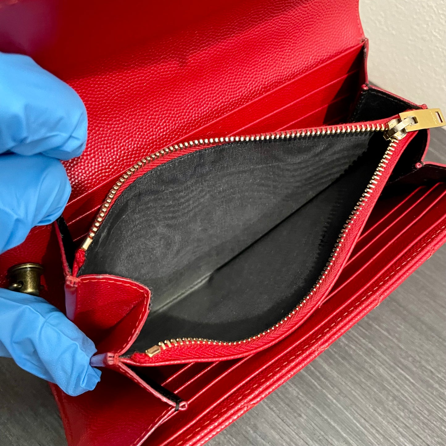 YVES SAINT LAURENT YSL Caviar Wallet on Chain
