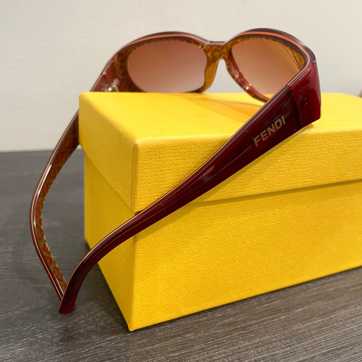 FENDI Red Frame Sunglasses Set