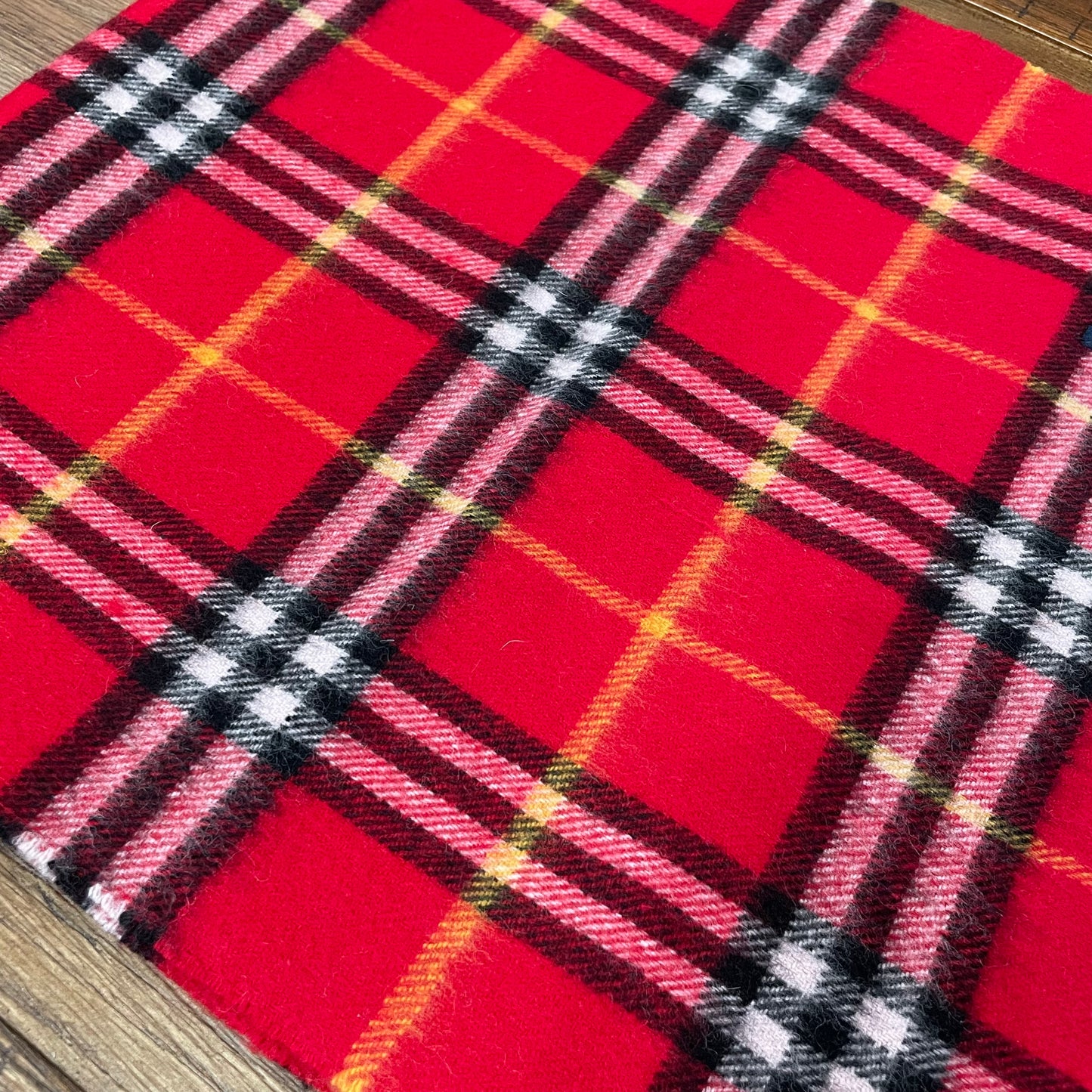 BURBERRY 90% Merino Wool 10% Cashmere Scarf Stole