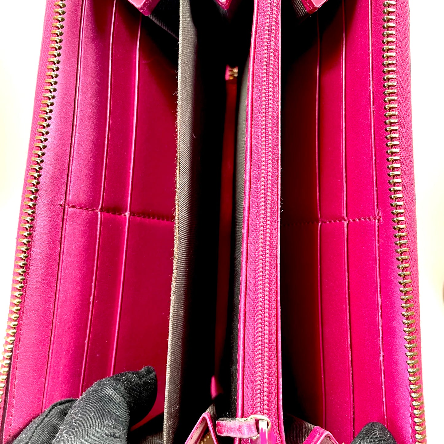 GUCCI Fuchsia Long Zippy Wallet