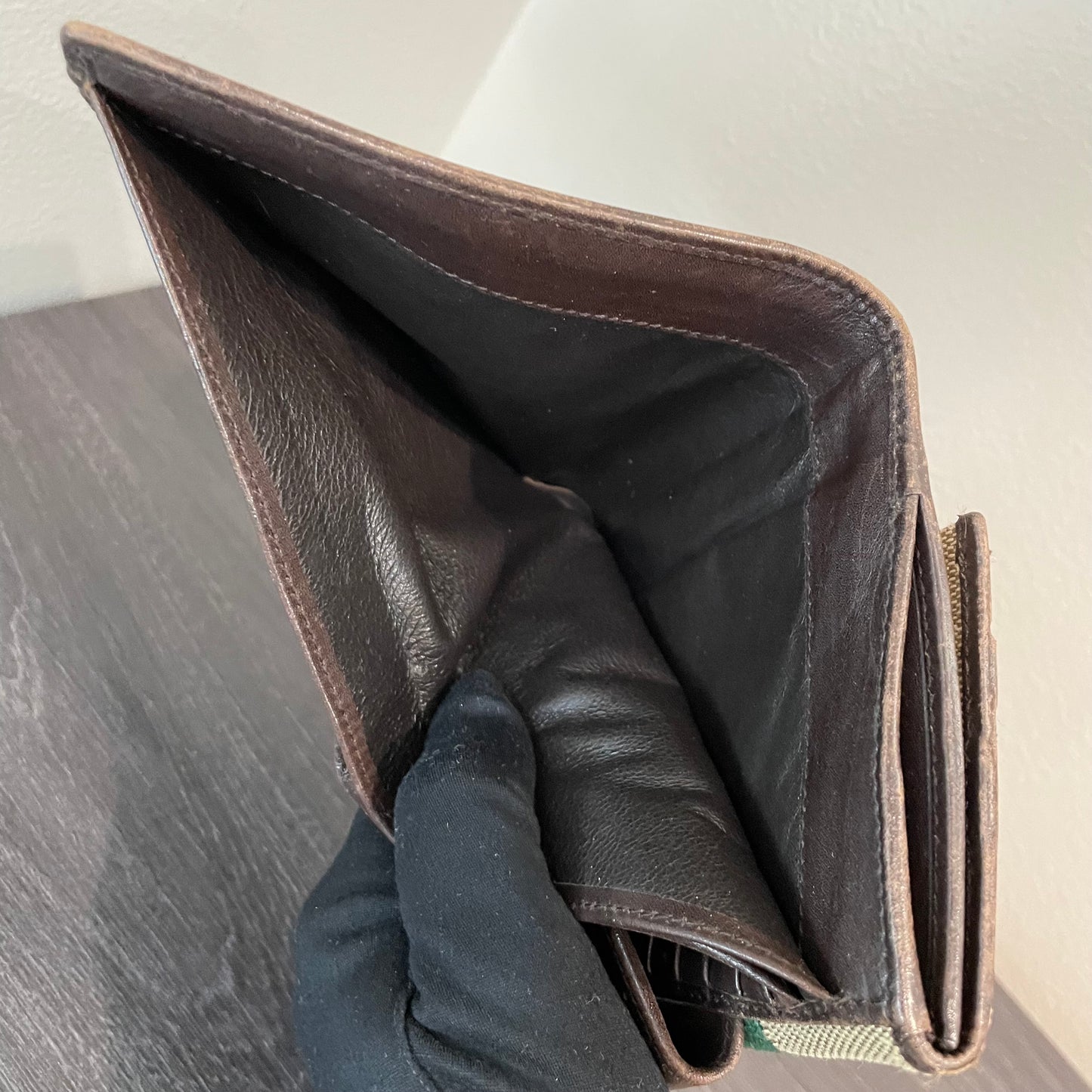 GUCCI GG Marmont Bi-fold Wallet