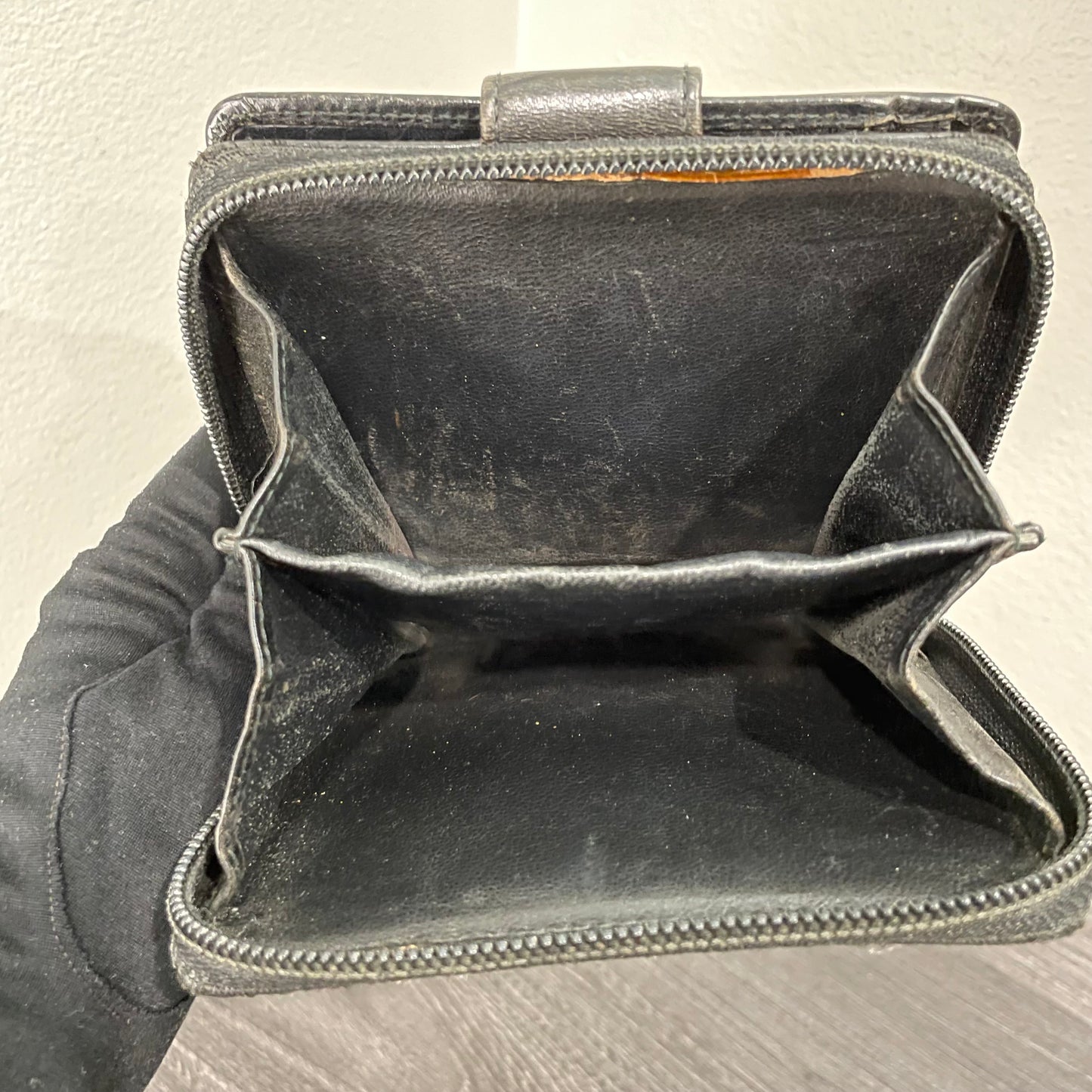 GUCCI GG Black Bi-fold Wallet