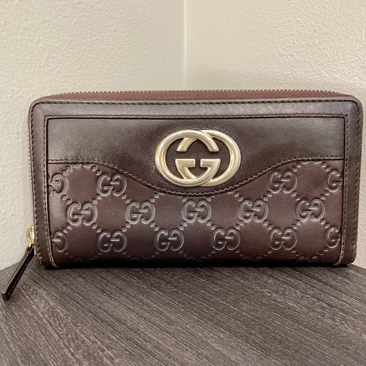 GUCCI GG Brown Leather Zippy Wallet