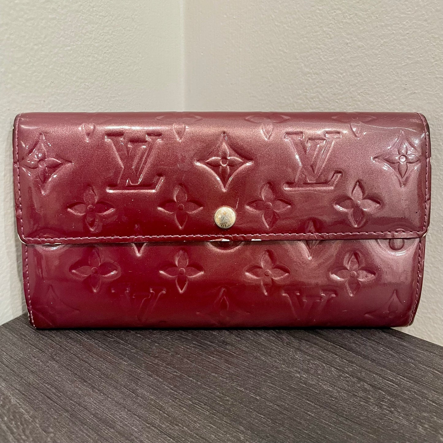 LOUIS VUITTON Plum Vernis Leather Long Wallet