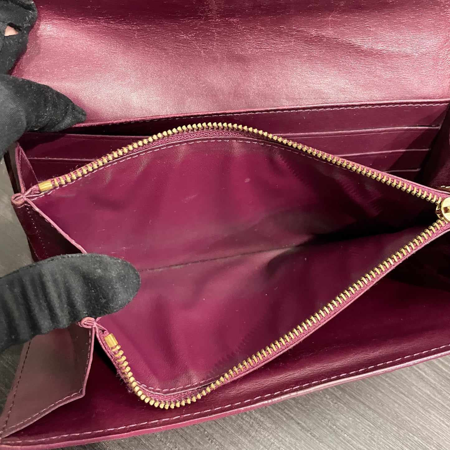 LOUIS VUITTON Plum Vernis Leather Long Wallet