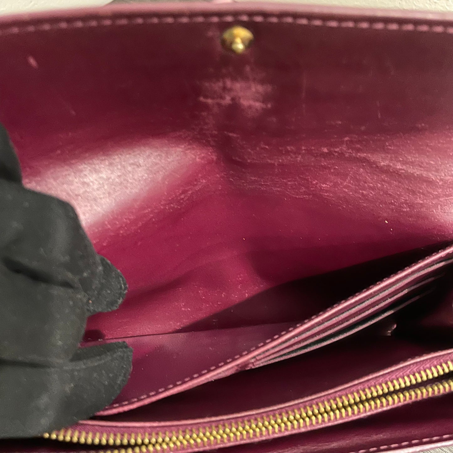 LOUIS VUITTON Plum Vernis Leather Long Wallet