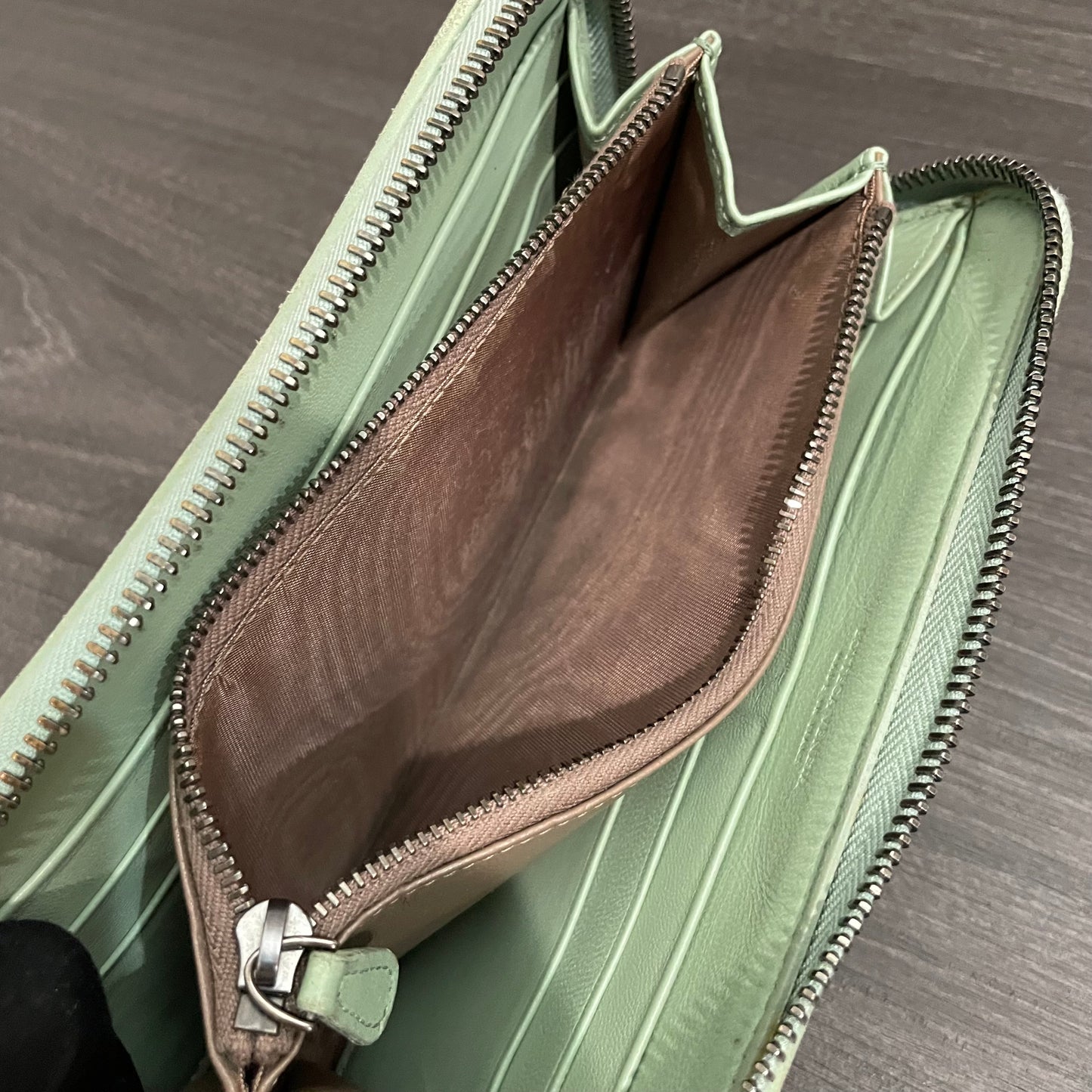 BOTTEGA VENETA Green Weave Leather Zippy Wallet