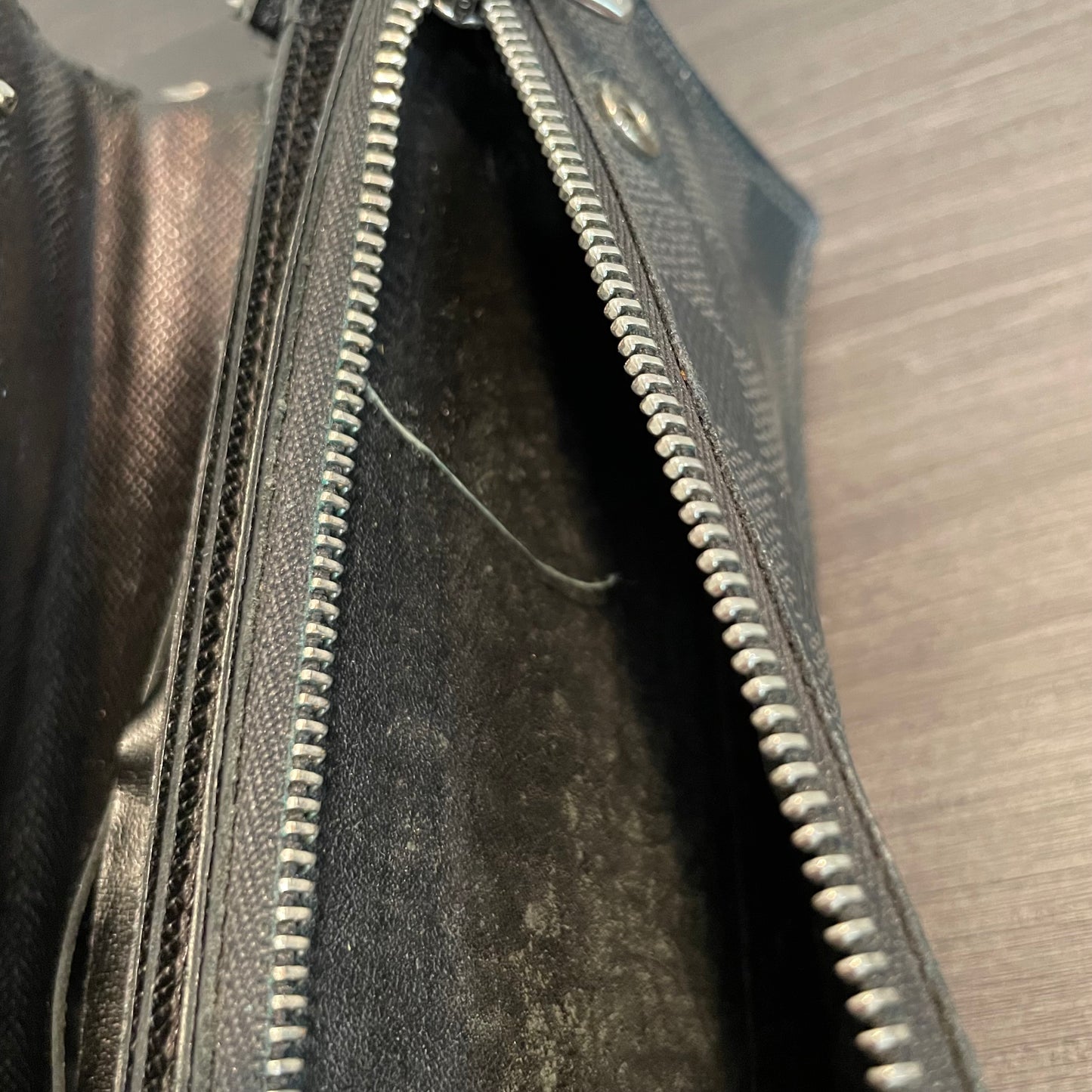 SOLD! Louis Vuitton Damier Graphite Wallet & Gucci Leather Wallet