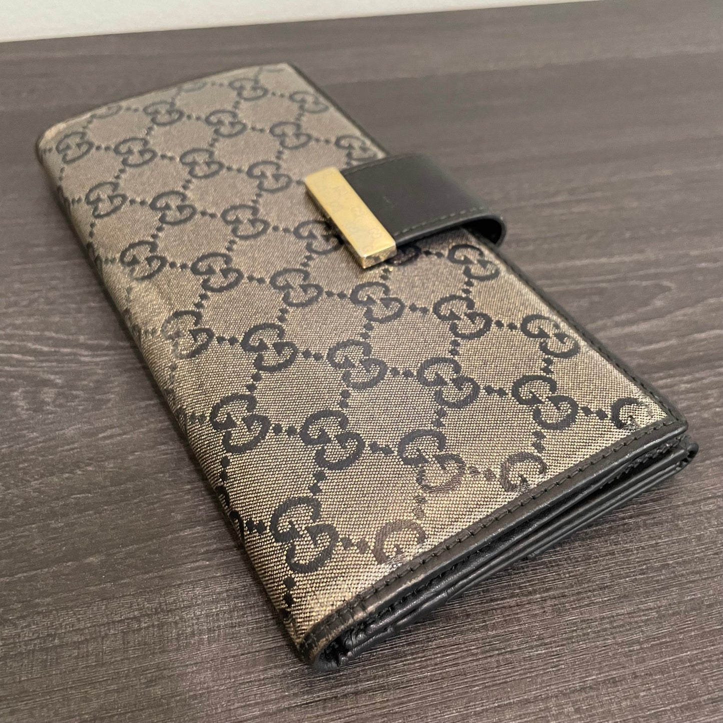 SOLD! Louis Vuitton Damier Graphite Wallet & Gucci Leather Wallet
