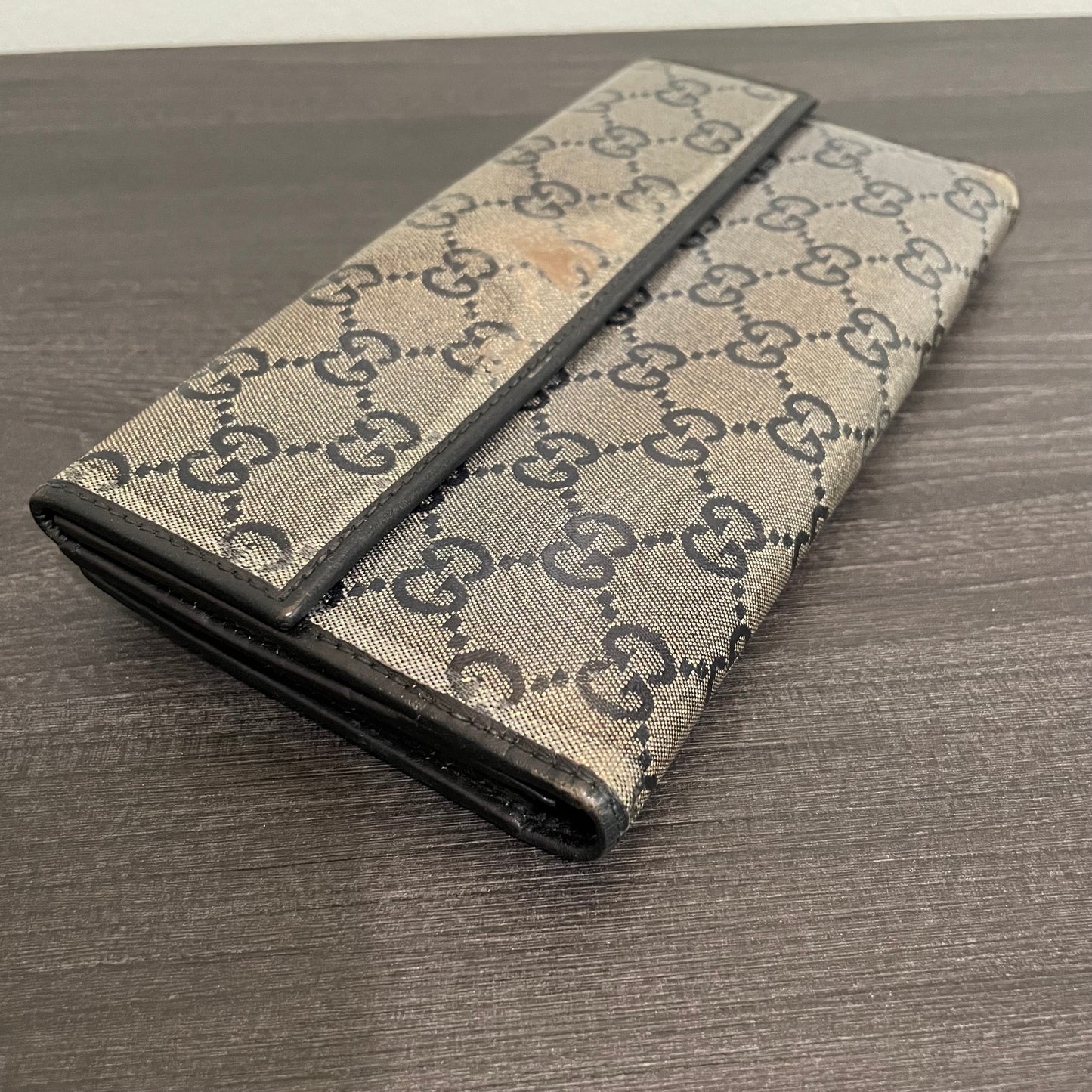 SOLD! Louis Vuitton Damier Graphite Wallet & Gucci Leather Wallet