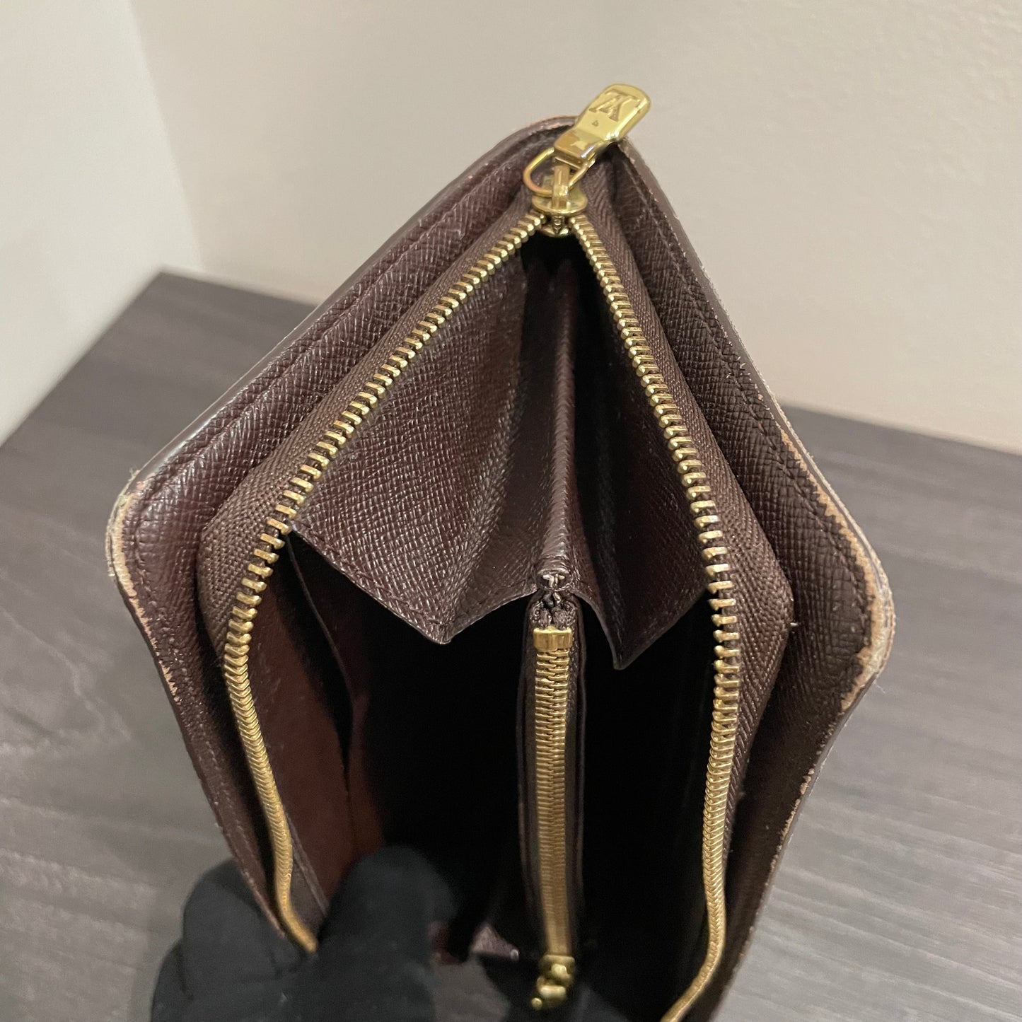 LOUIS VUITTON Damier Ebene Zippy Wallet