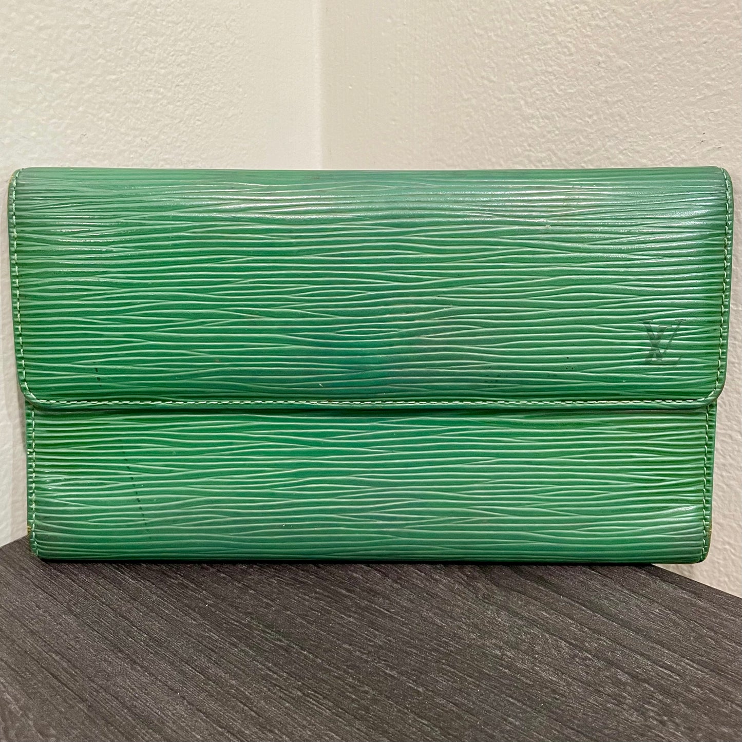 LOUIS VUITTON Green Epi Leather Long Wallet