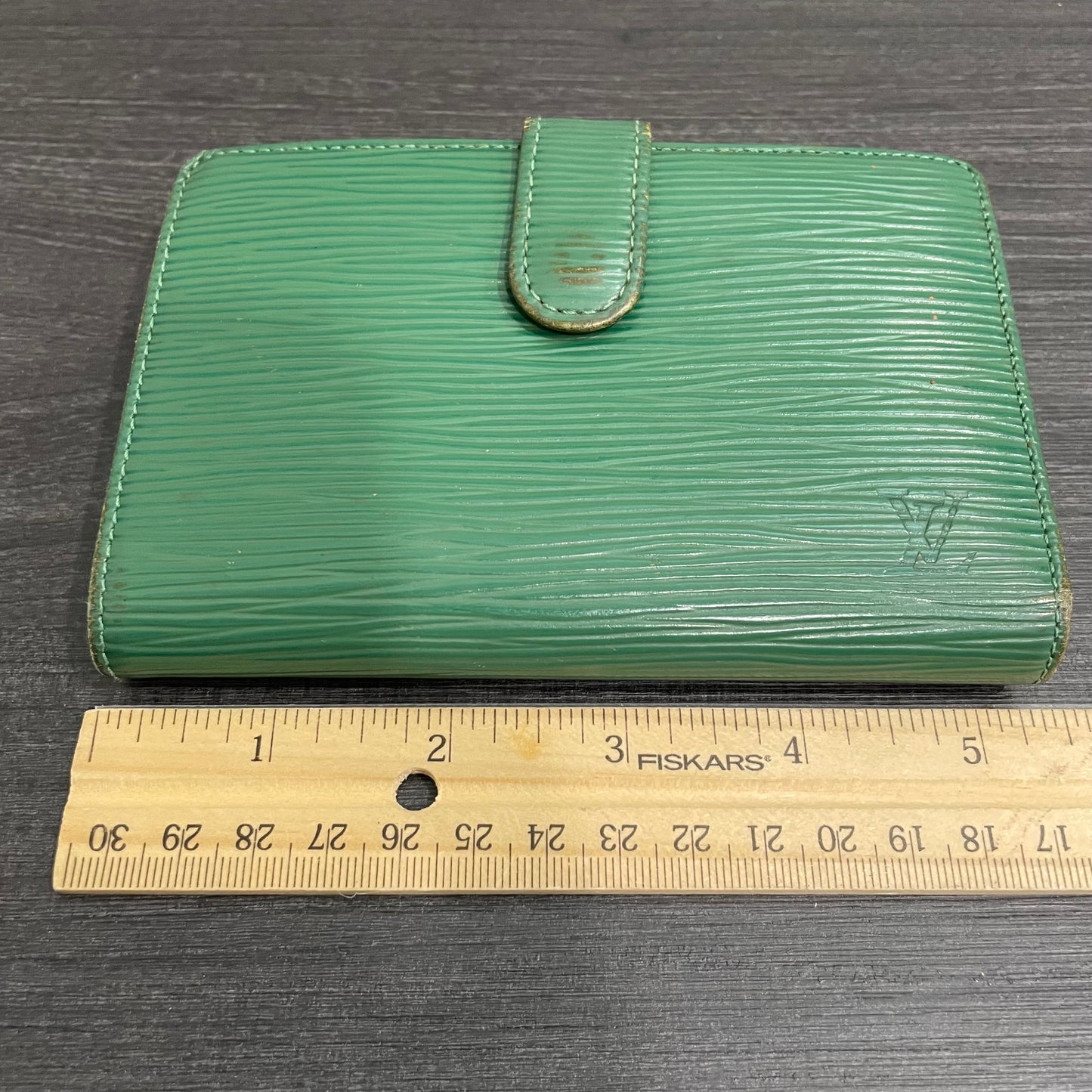 #124 LOUIS VUITTON Green Epi Leather Wallet