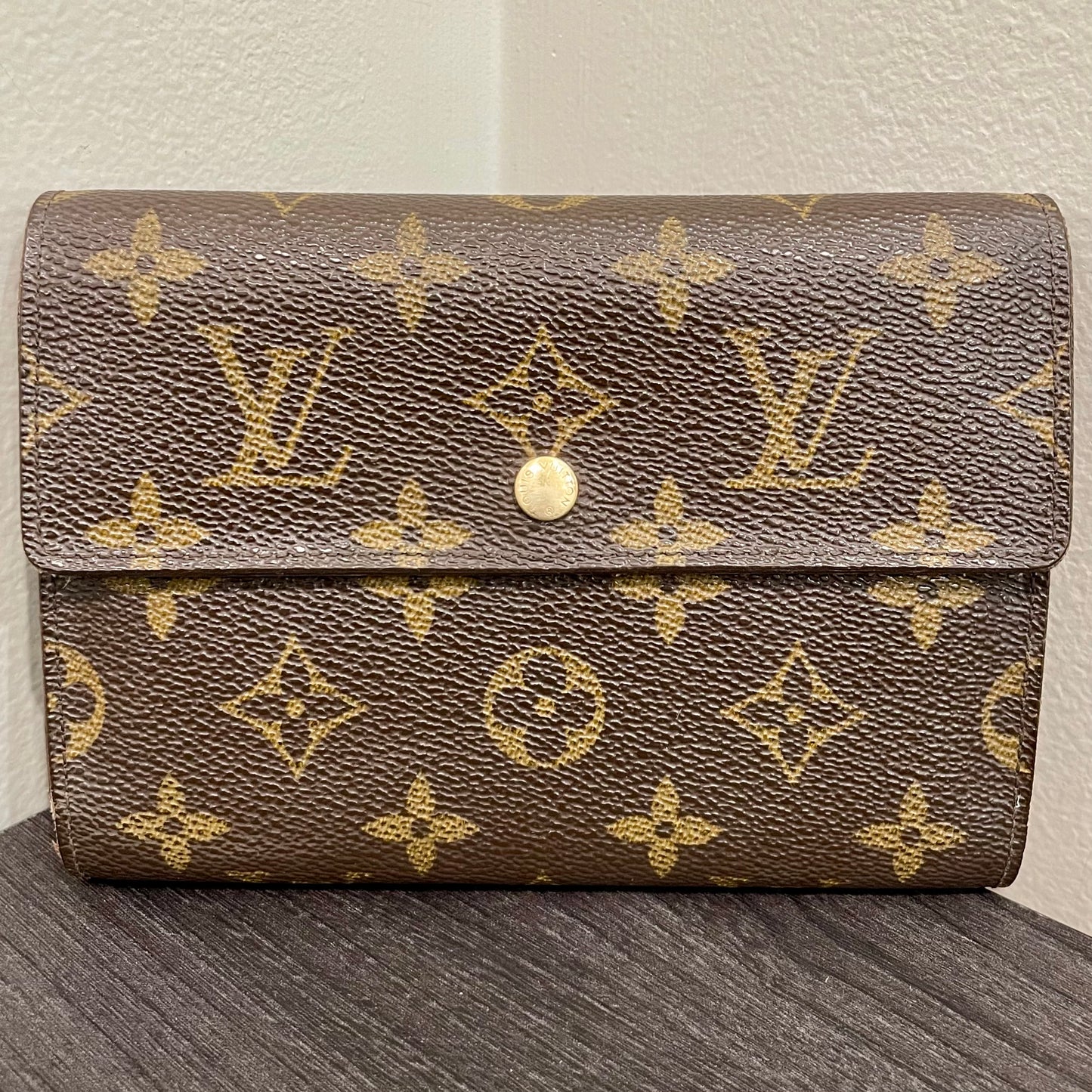 #142 LOUIS VUITTON Monogram Wallet