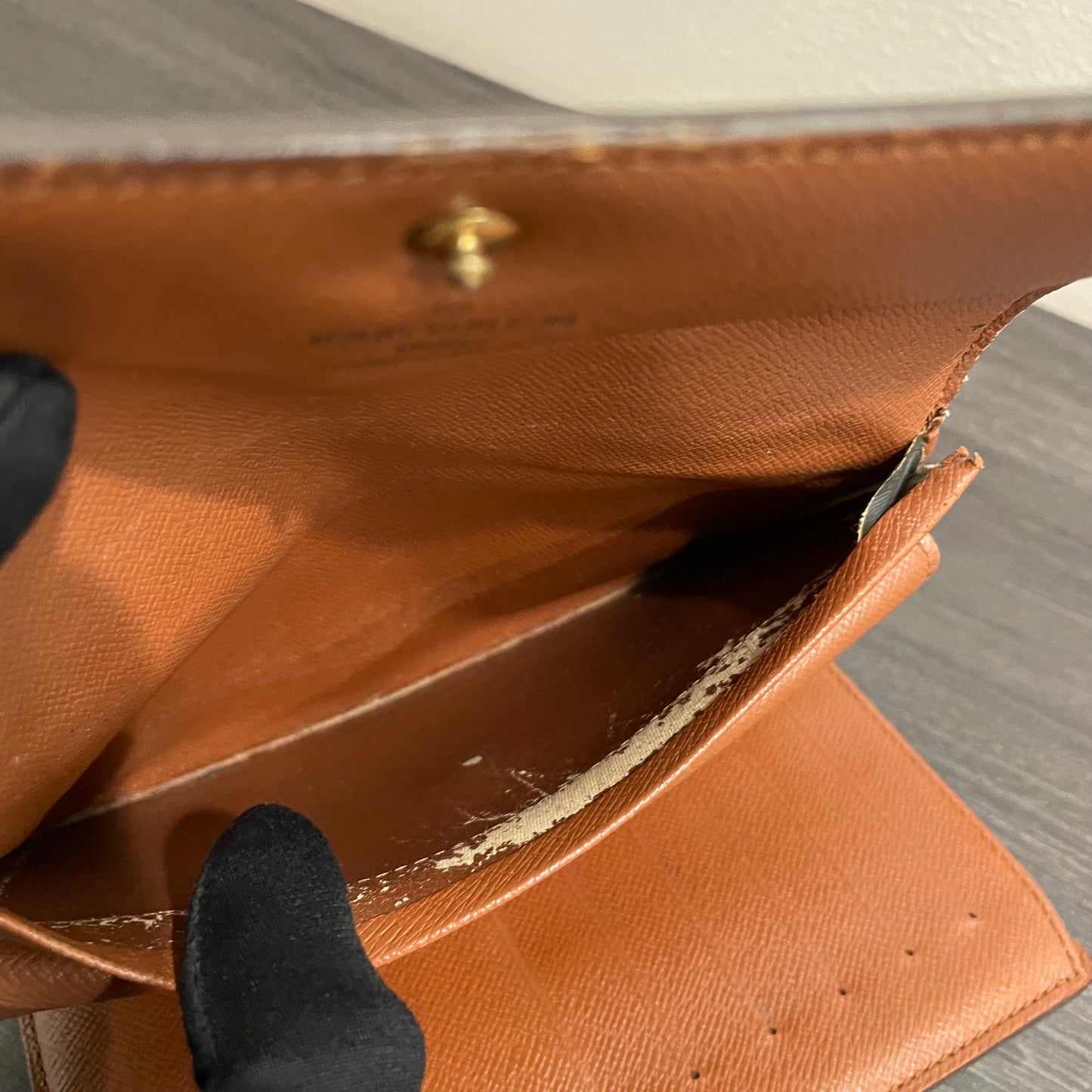 #142 LOUIS VUITTON Monogram Wallet