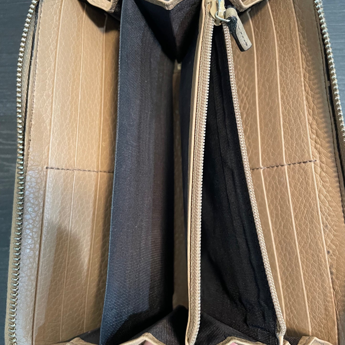 SOLD! Gucci Soho Zip Wallet