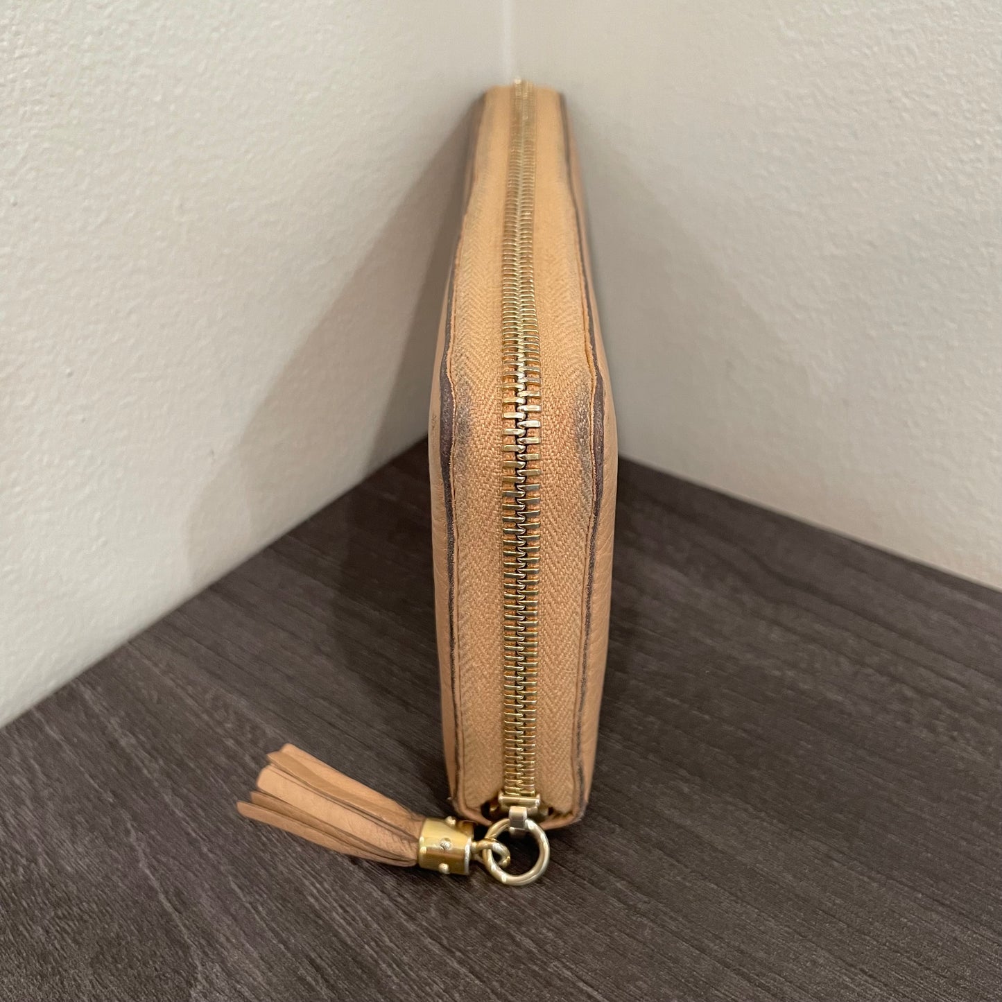 SOLD! Gucci Soho Zip Wallet