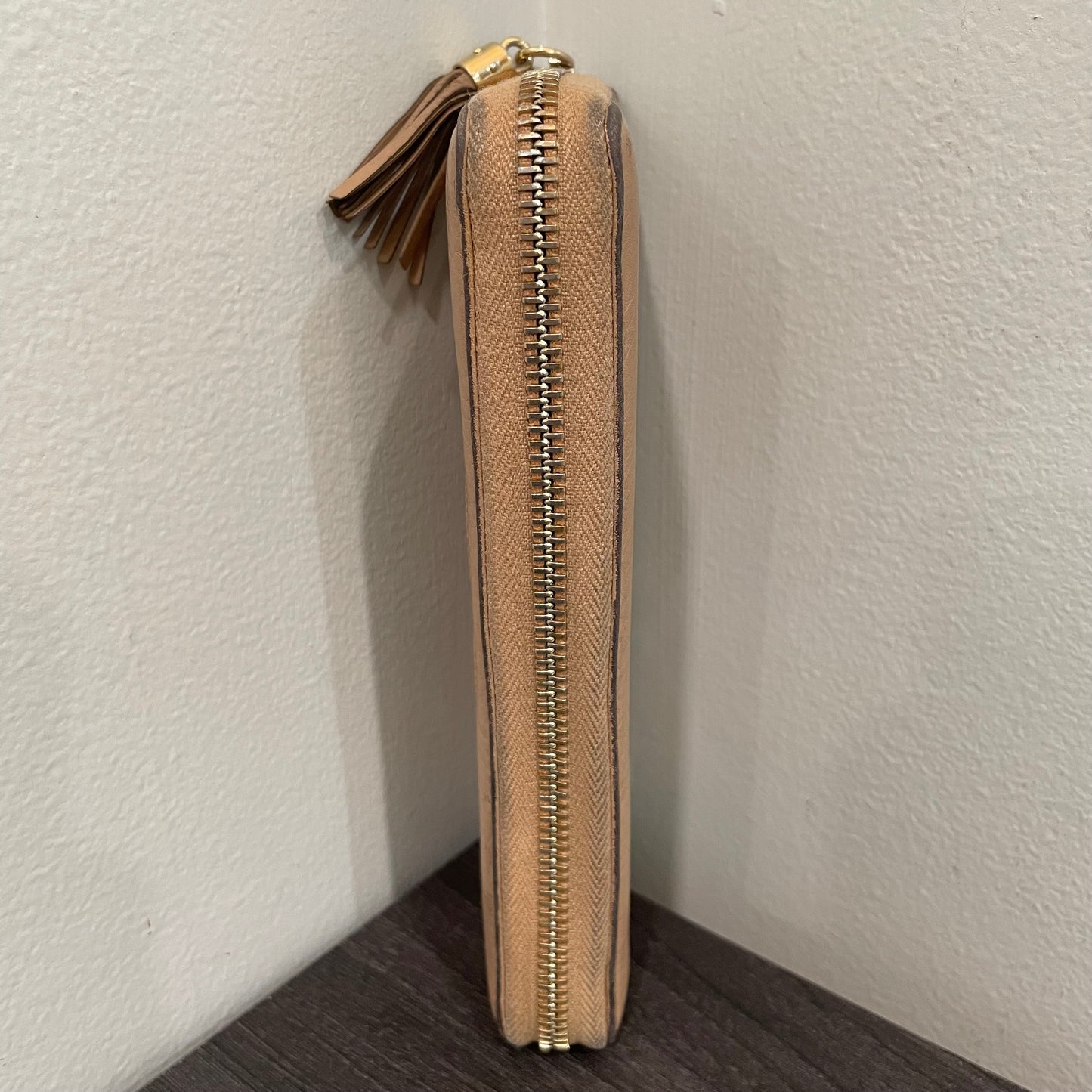 SOLD! Gucci Soho Zip Wallet