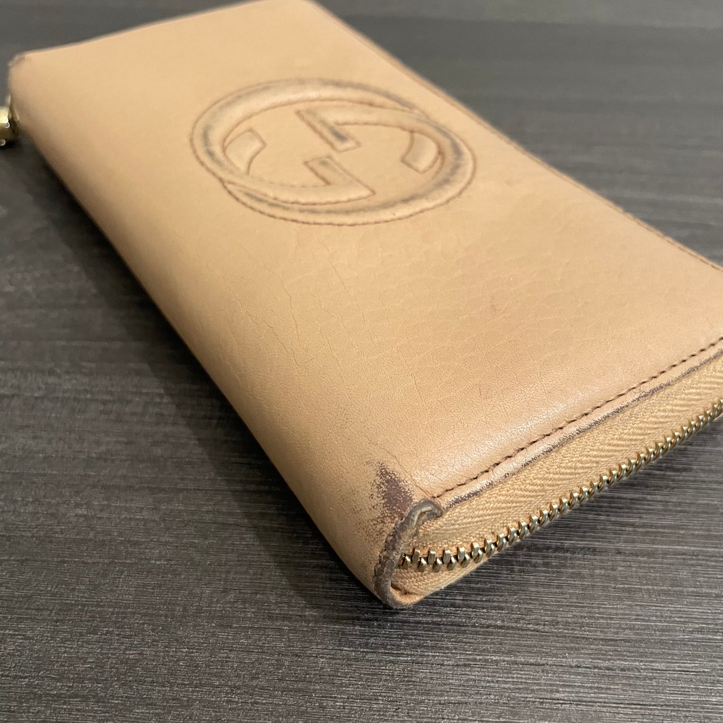 SOLD! Gucci Soho Zip Wallet