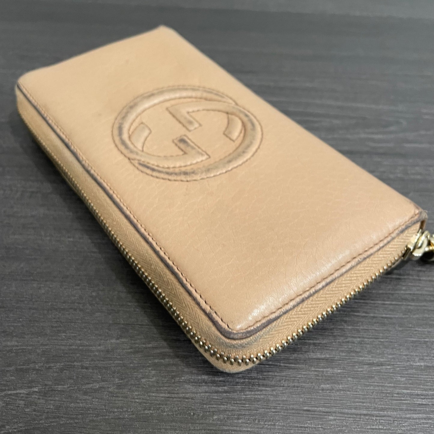 SOLD! Gucci Soho Zip Wallet