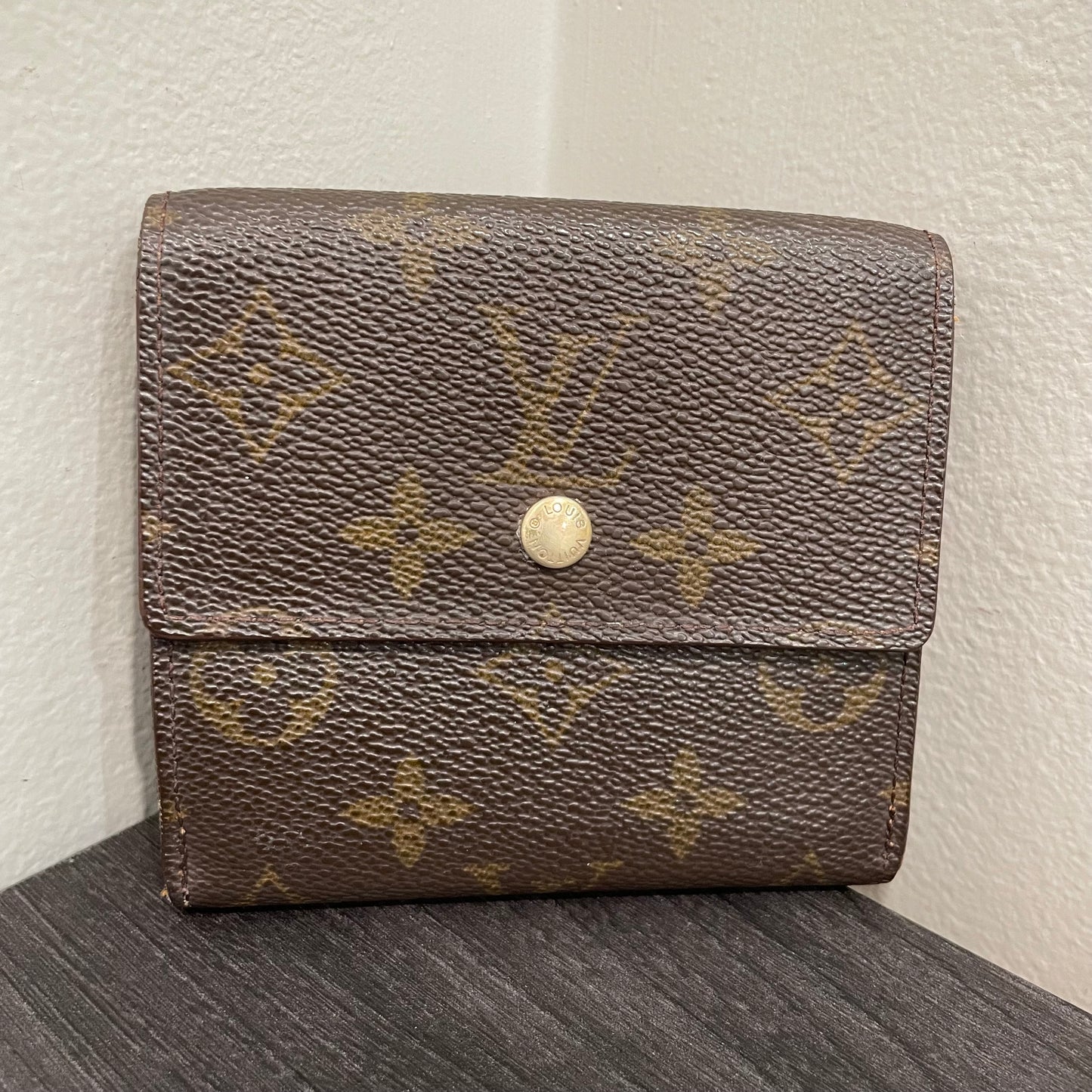 #147 LOUIS VUITTON Monogram Compact Wallet
