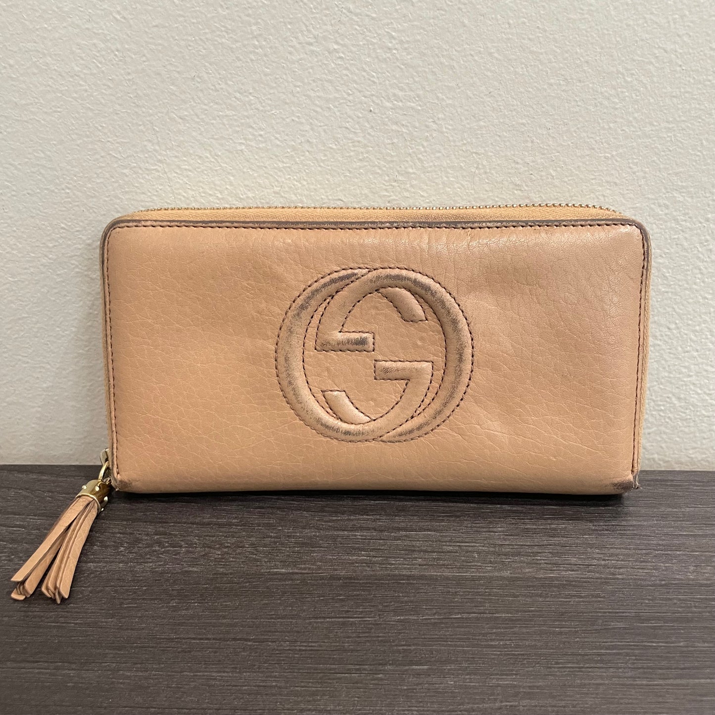 SOLD! Gucci Soho Zip Wallet