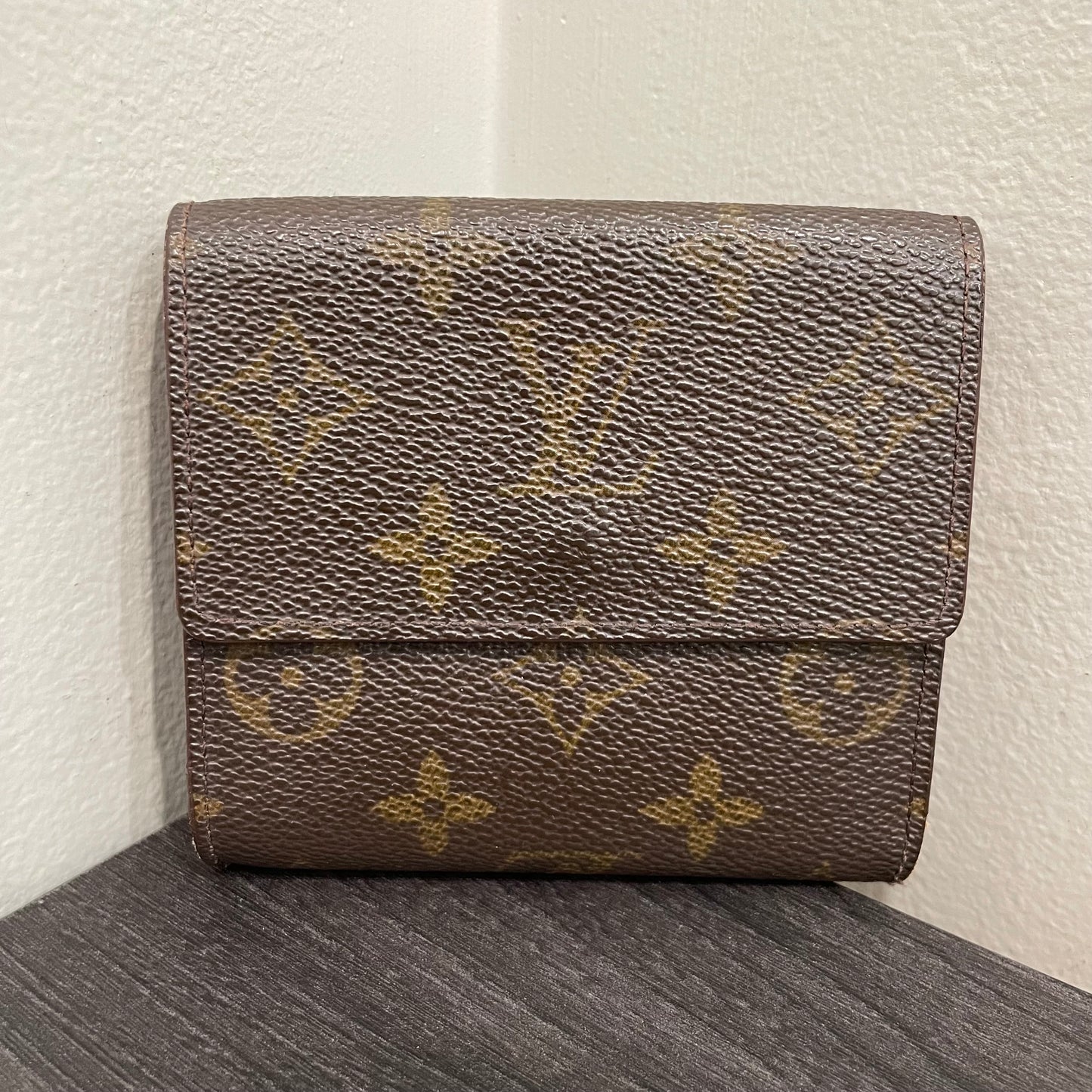 #147 LOUIS VUITTON Monogram Compact Wallet