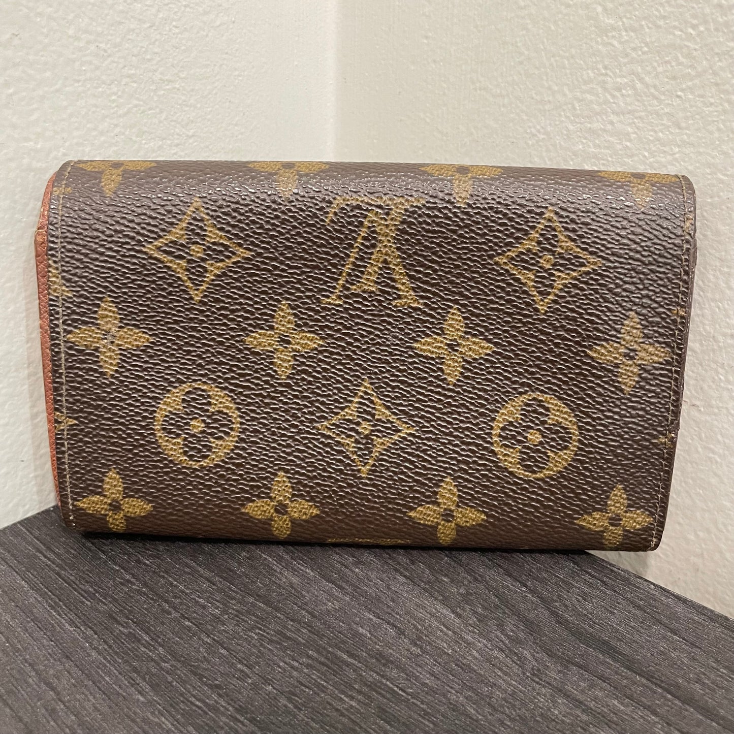 #164 LOUIS VUITTON Monogram Compact Wallet