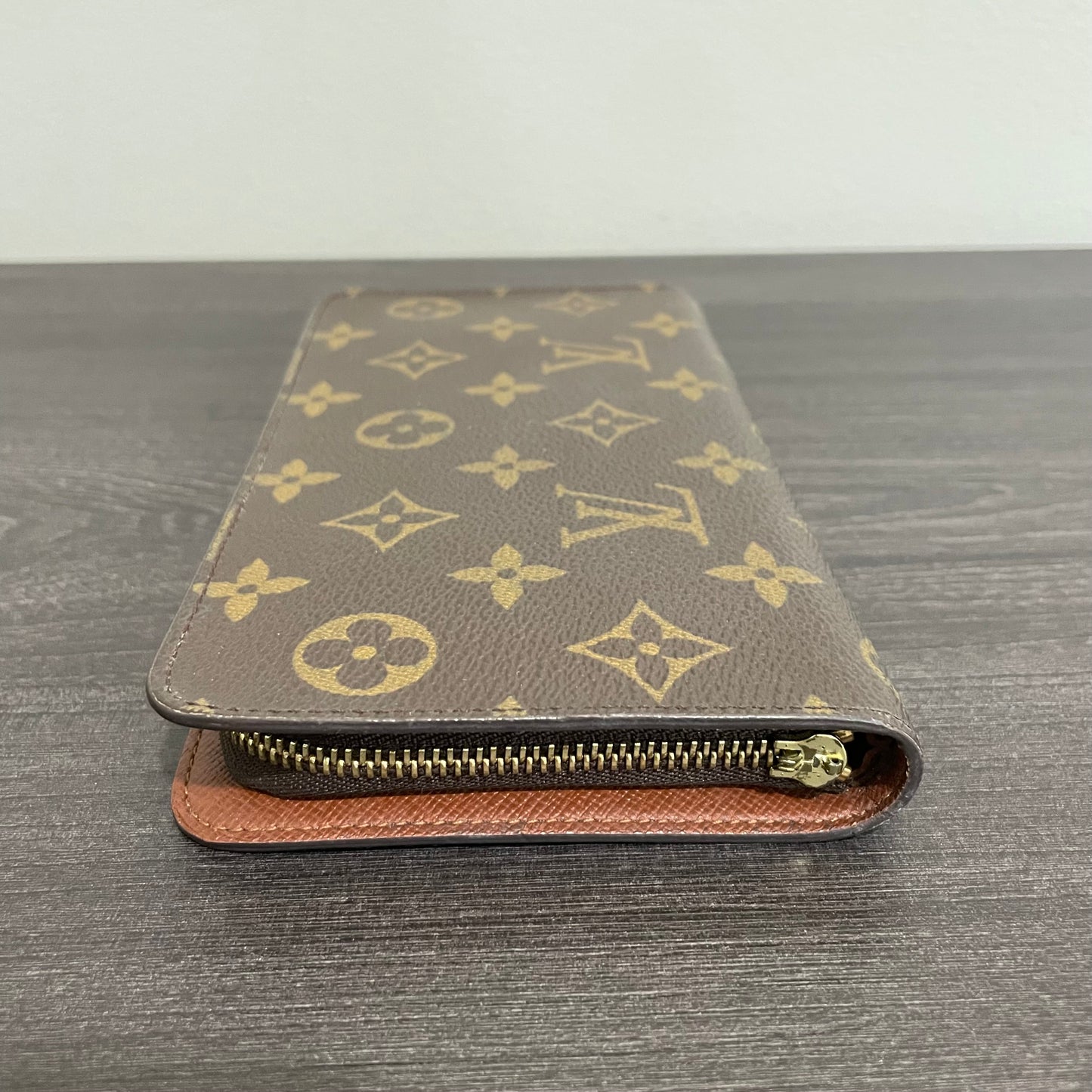 July-9 BAG DROP (Subscriber Price $90) Louis Vuitton Monogram Zippy Wallet