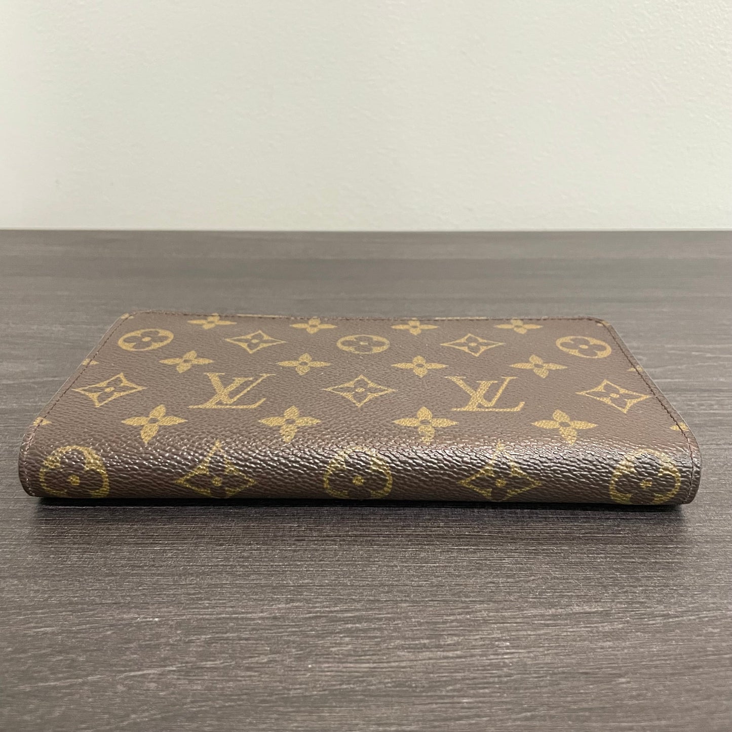 July-9 BAG DROP (Subscriber Price $90) Louis Vuitton Monogram Zippy Wallet