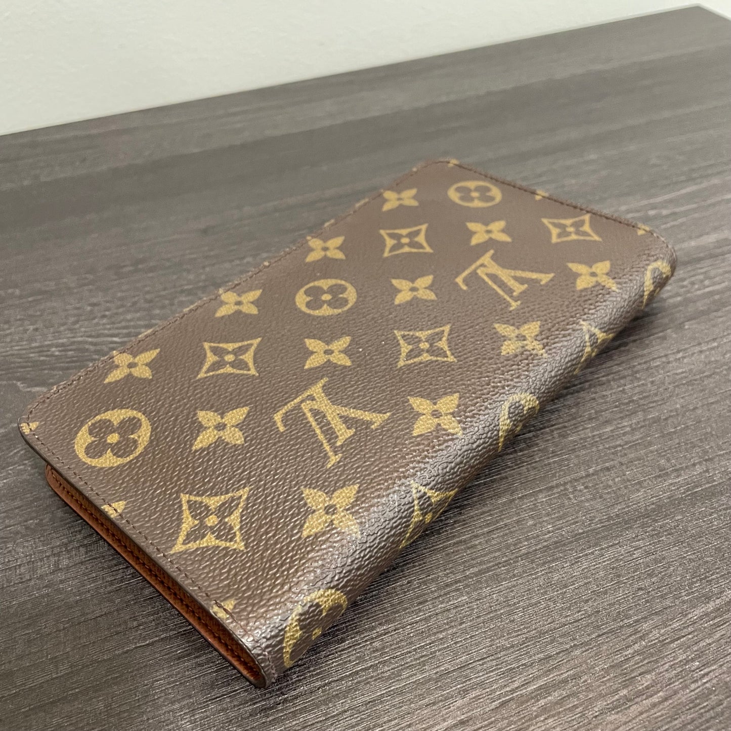 July-9 BAG DROP (Subscriber Price $90) Louis Vuitton Monogram Zippy Wallet