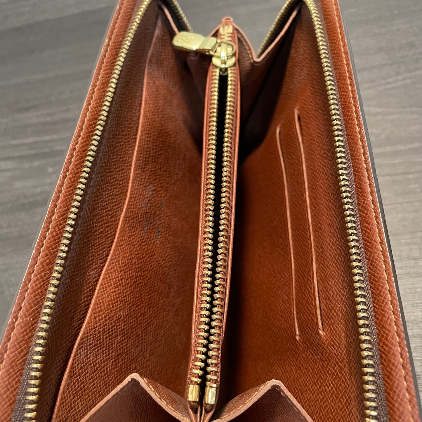 July-9 BAG DROP (Subscriber Price $90) Louis Vuitton Monogram Zippy Wallet