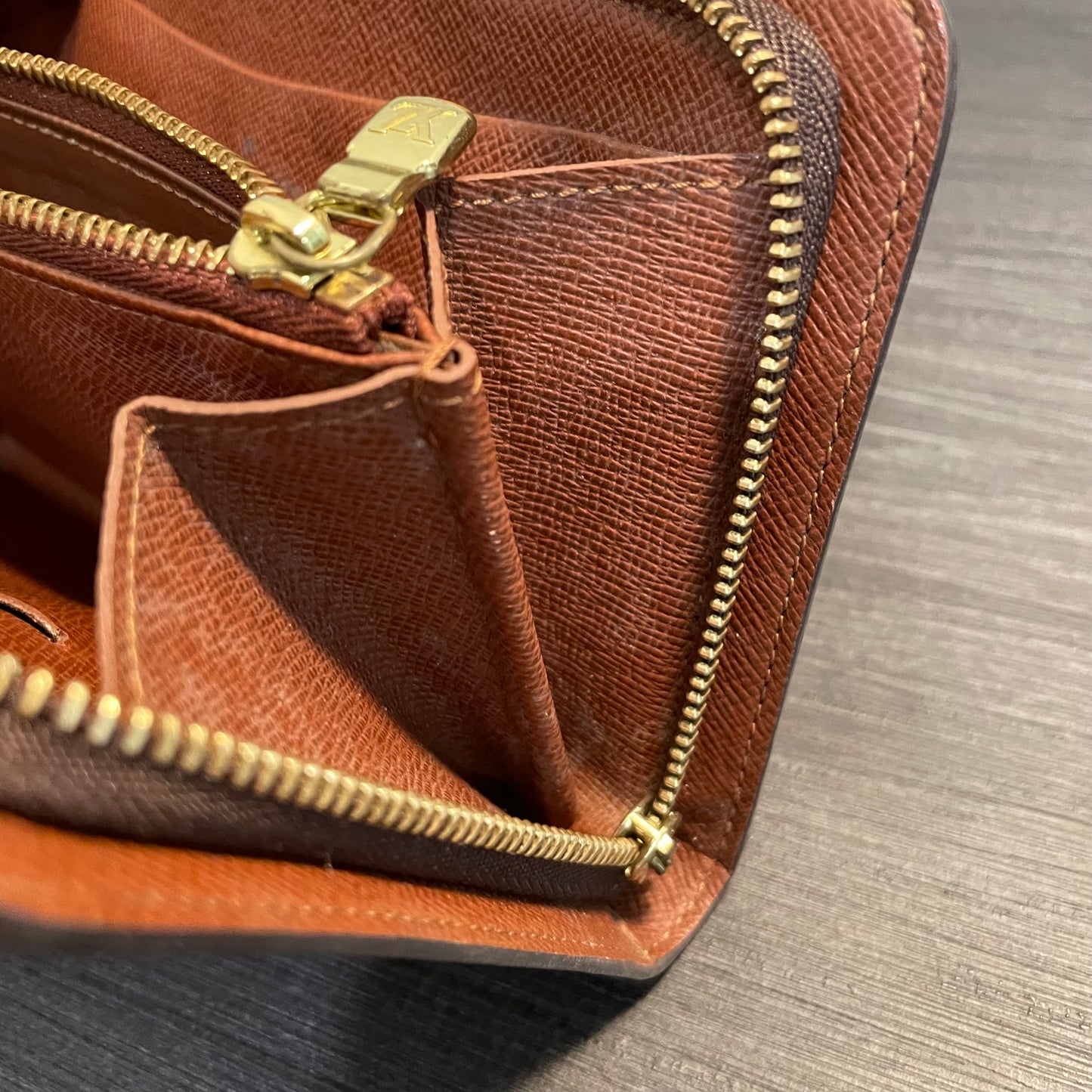 July-9 BAG DROP (Subscriber Price $90) Louis Vuitton Monogram Zippy Wallet