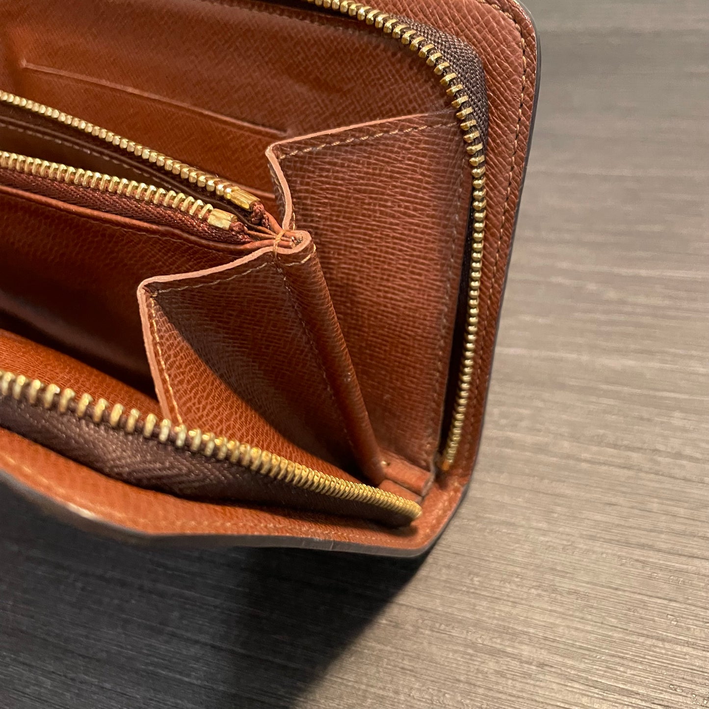 July-9 BAG DROP (Subscriber Price $90) Louis Vuitton Monogram Zippy Wallet