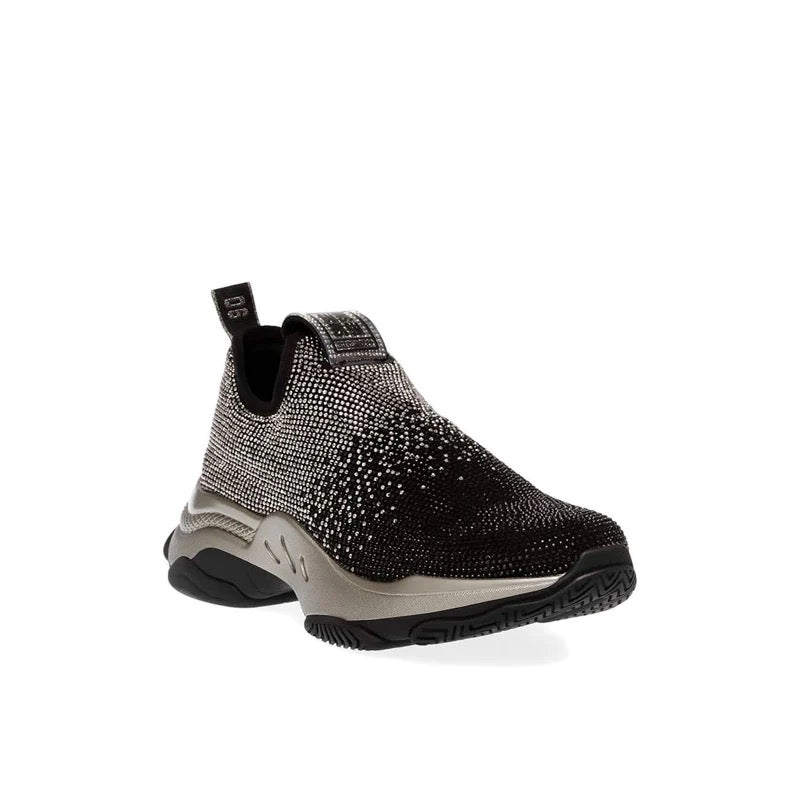 SOLD! Steve Madden Mythical Sneaker Size 8