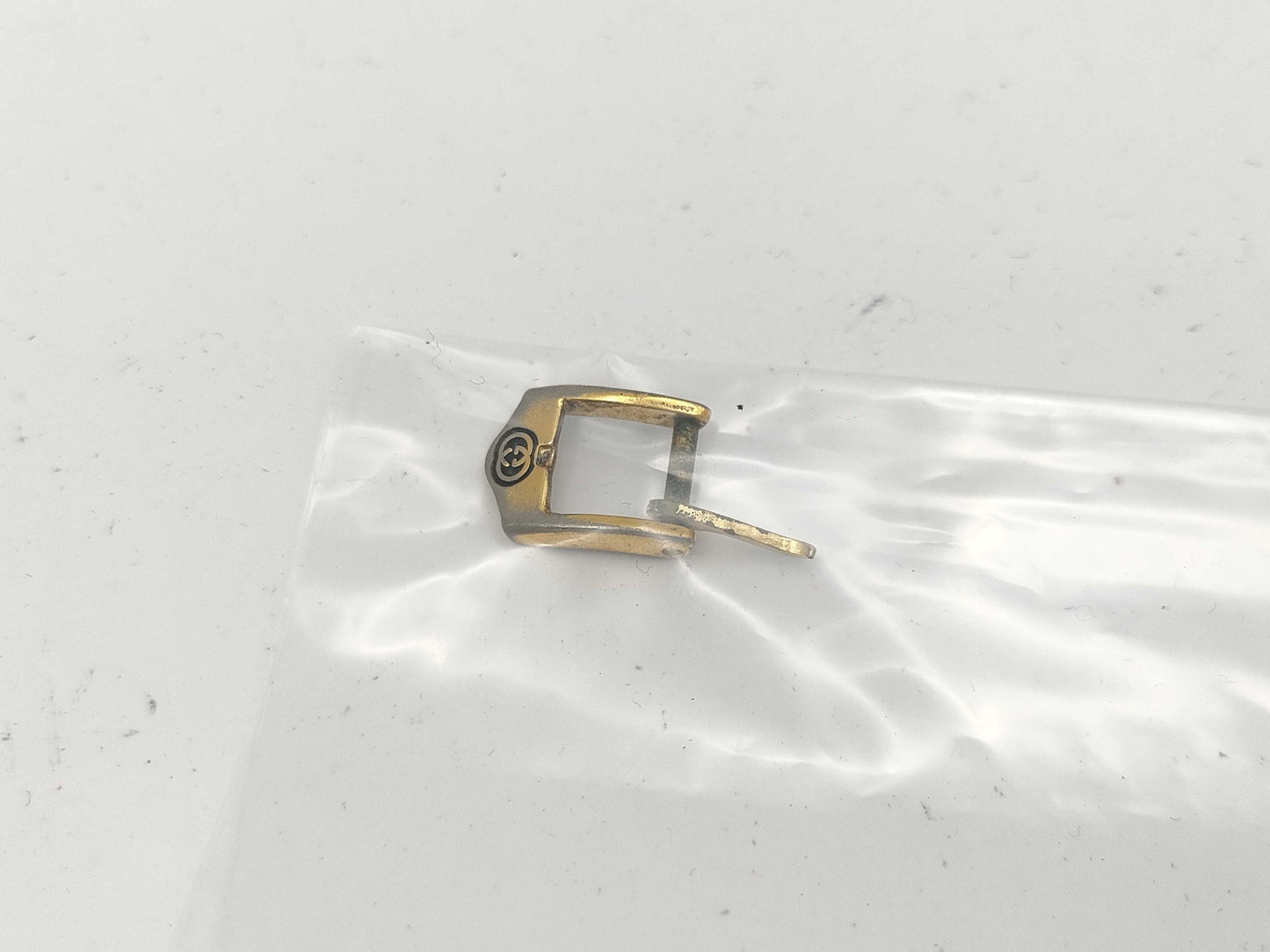 8907 GUCCI Set of 5 Vintage Watches (Need Repair)