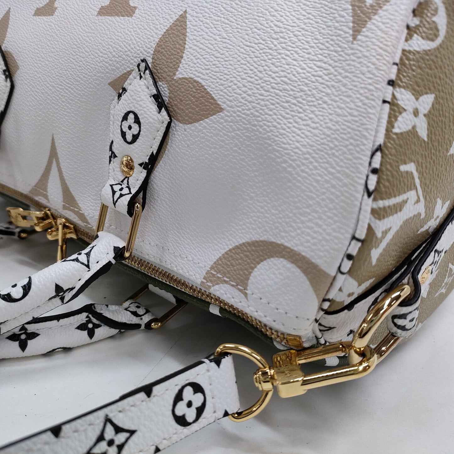 RARE! Louis Vuitton Speedy Bandouliere 30 Giant