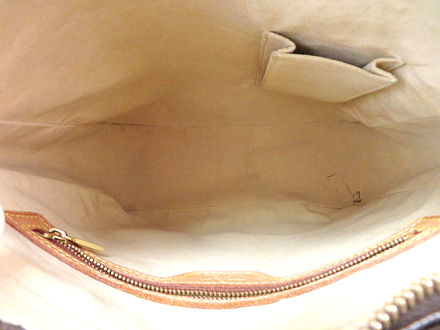 #844 LOUIS VUITTON Looping GM
