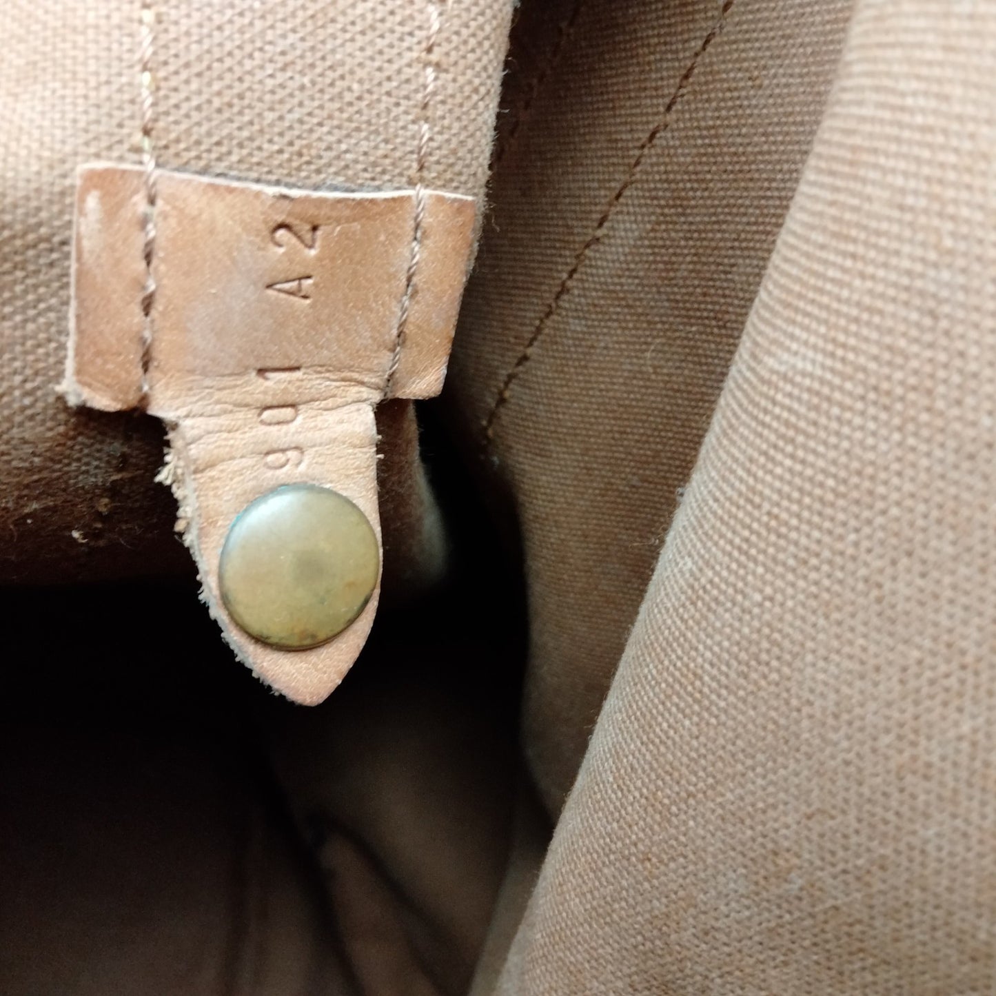 BF-16 LOUIS VUITTON Randonnee GM