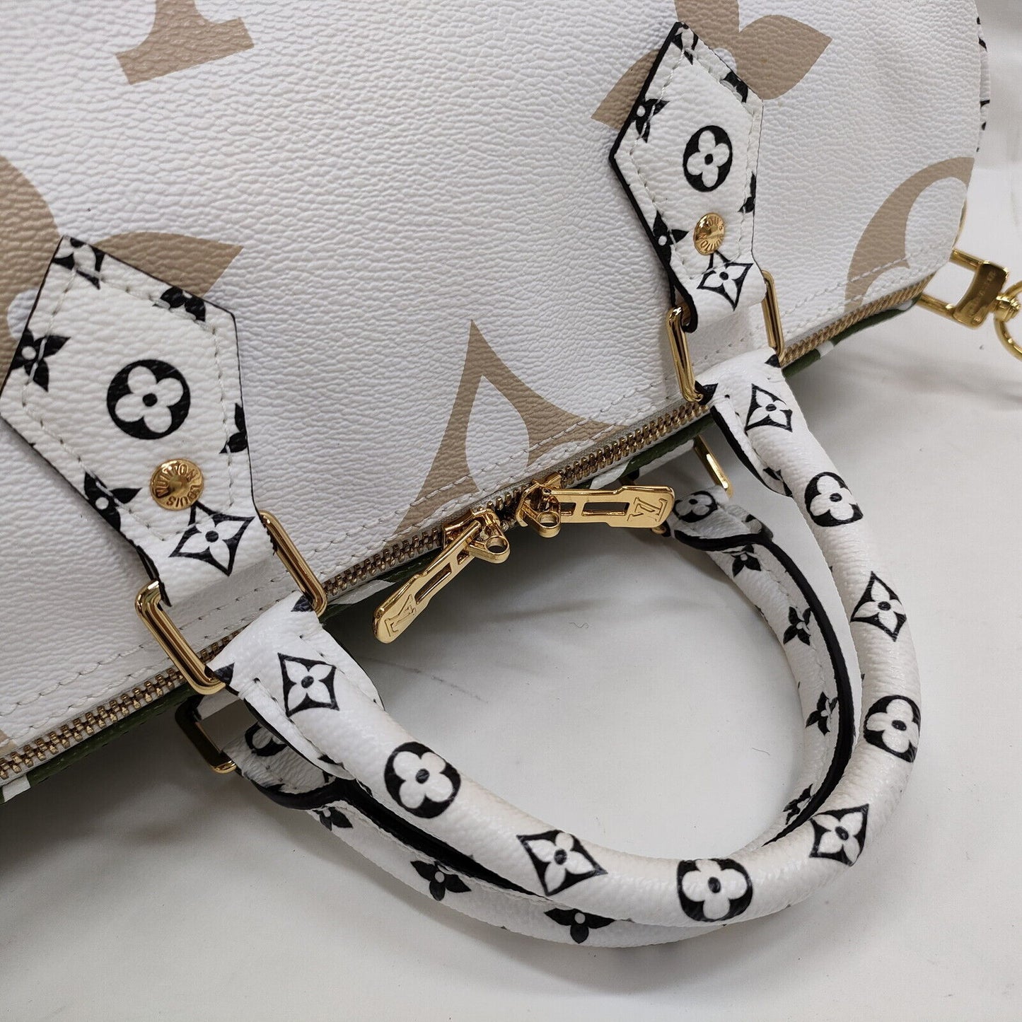 RARE! Louis Vuitton Speedy Bandouliere 30 Giant