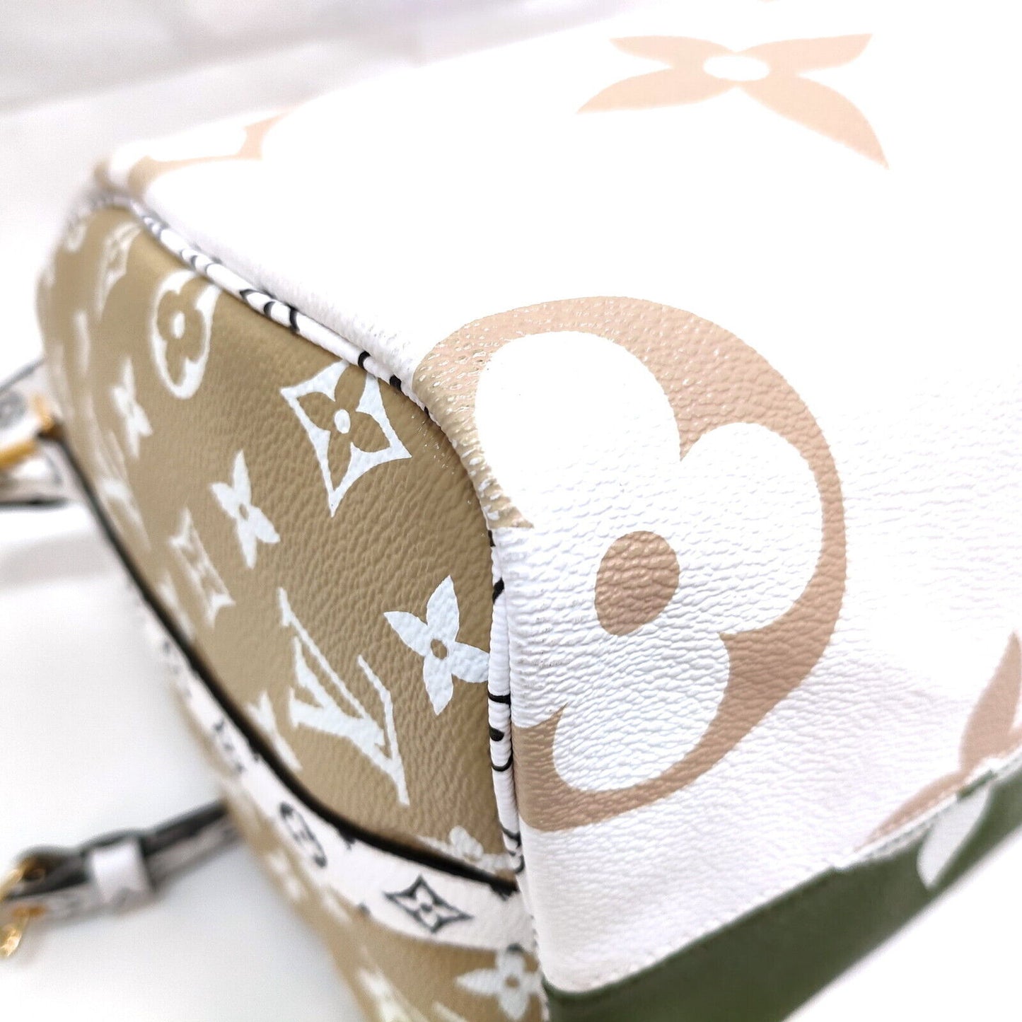 RARE! Louis Vuitton Speedy Bandouliere 30 Giant