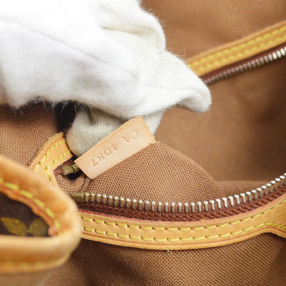 SOLD! Louis Vuitton Monogram Batignolles Horizontal Tote